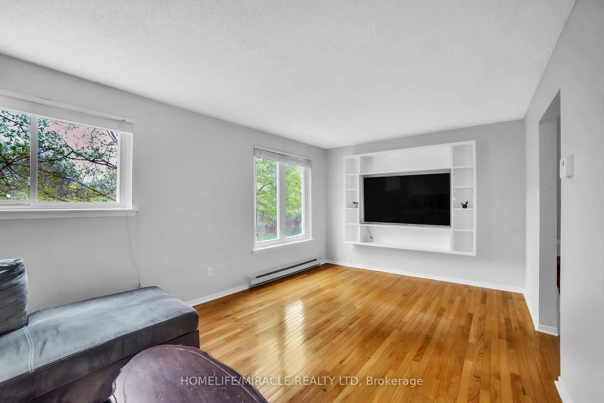 Photo 13 of 22 Rosset Crescent, Brampton, Downtown Brampton — HOMEH