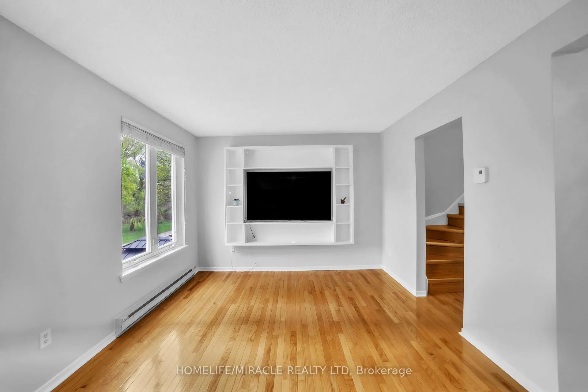 Photo 14 of 22 Rosset Crescent, Brampton, Downtown Brampton — HOMEH