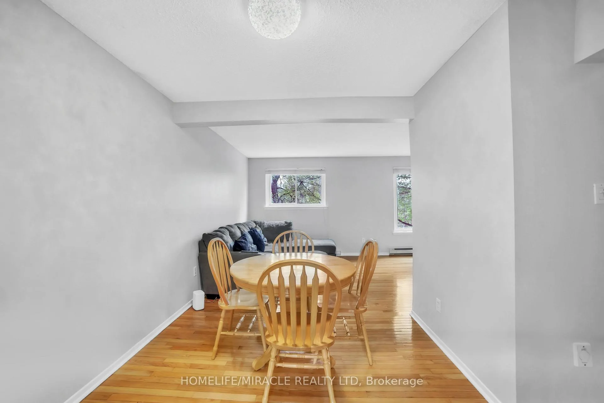 Photo 15 of 22 Rosset Crescent, Brampton, Downtown Brampton — HOMEH