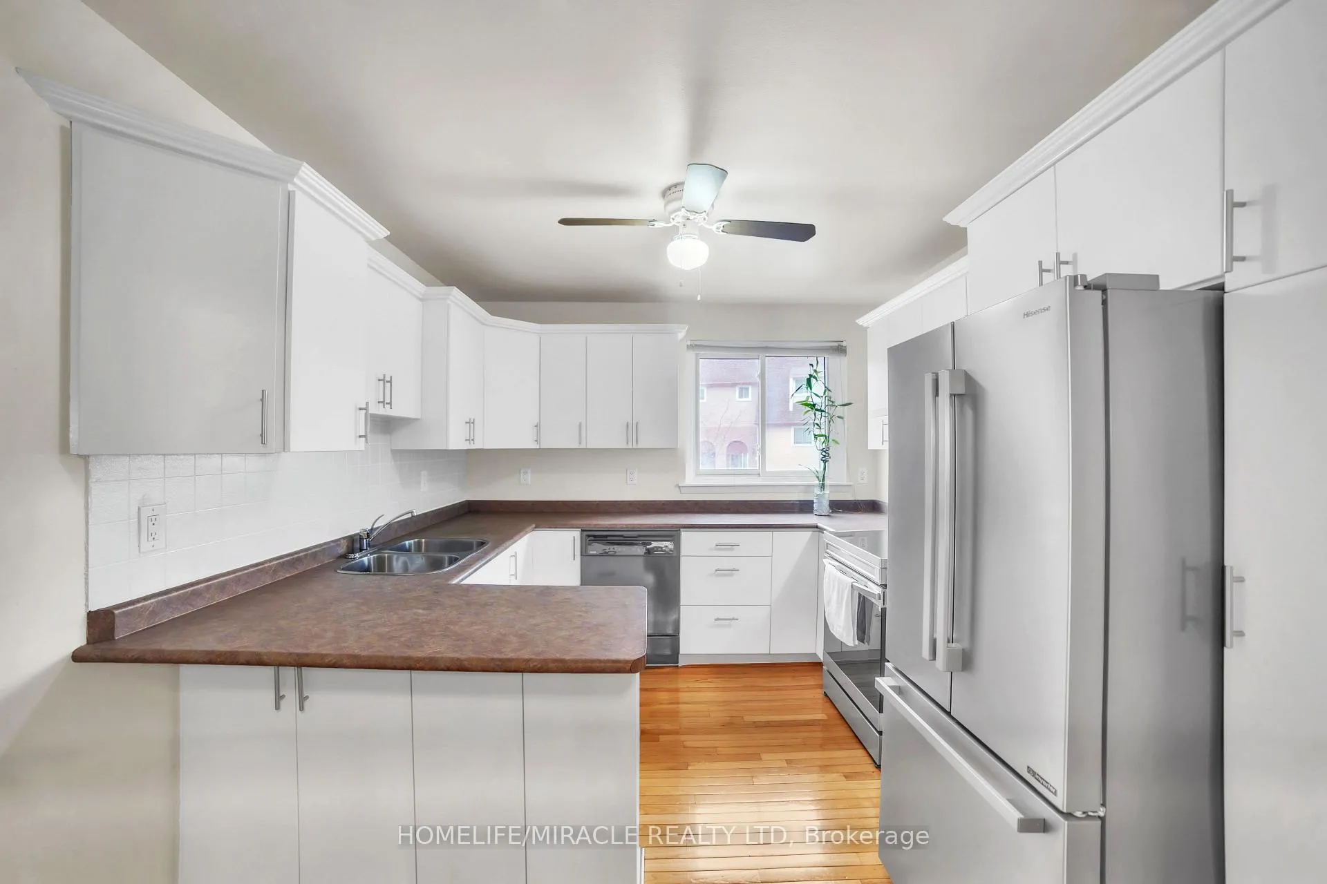 Photo 16 of 22 Rosset Crescent, Brampton, Downtown Brampton — HOMEH