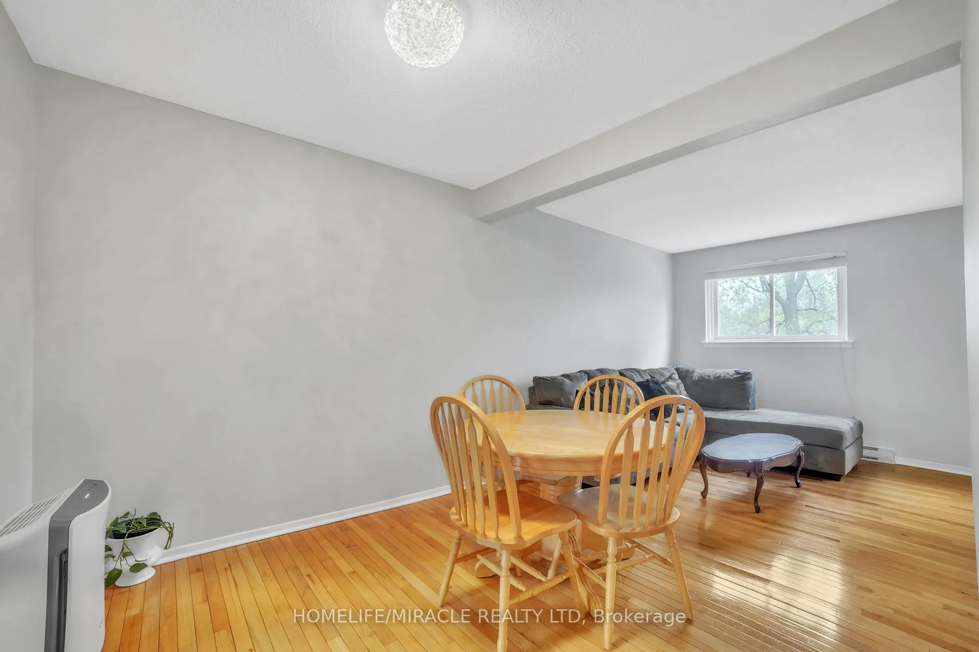 Photo 20 of 22 Rosset Crescent, Brampton, Downtown Brampton — HOMEH