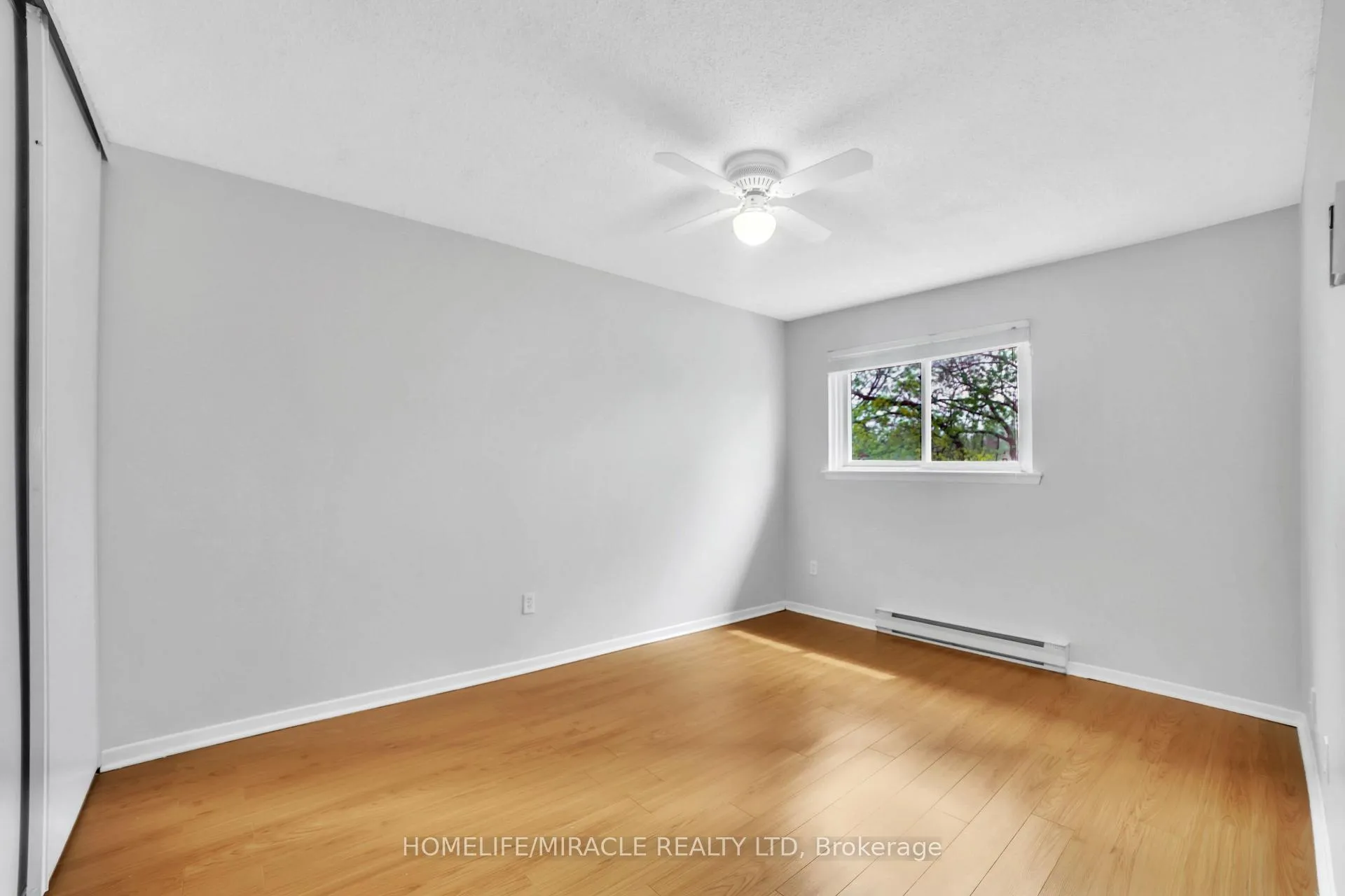 Photo 24 of 22 Rosset Crescent, Brampton, Downtown Brampton — HOMEH