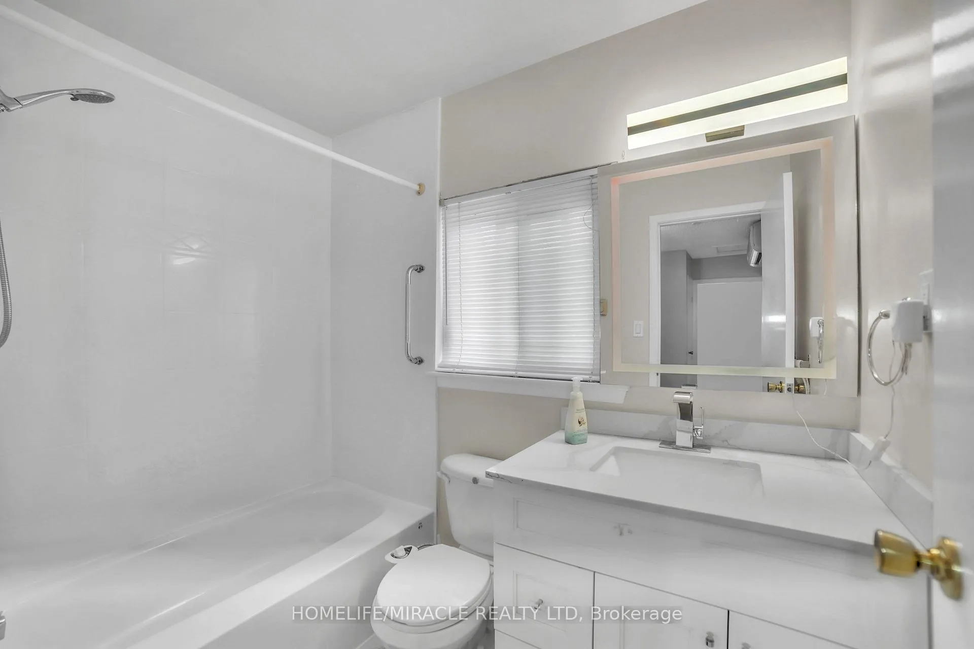 Photo 27 of 22 Rosset Crescent, Brampton, Downtown Brampton — HOMEH