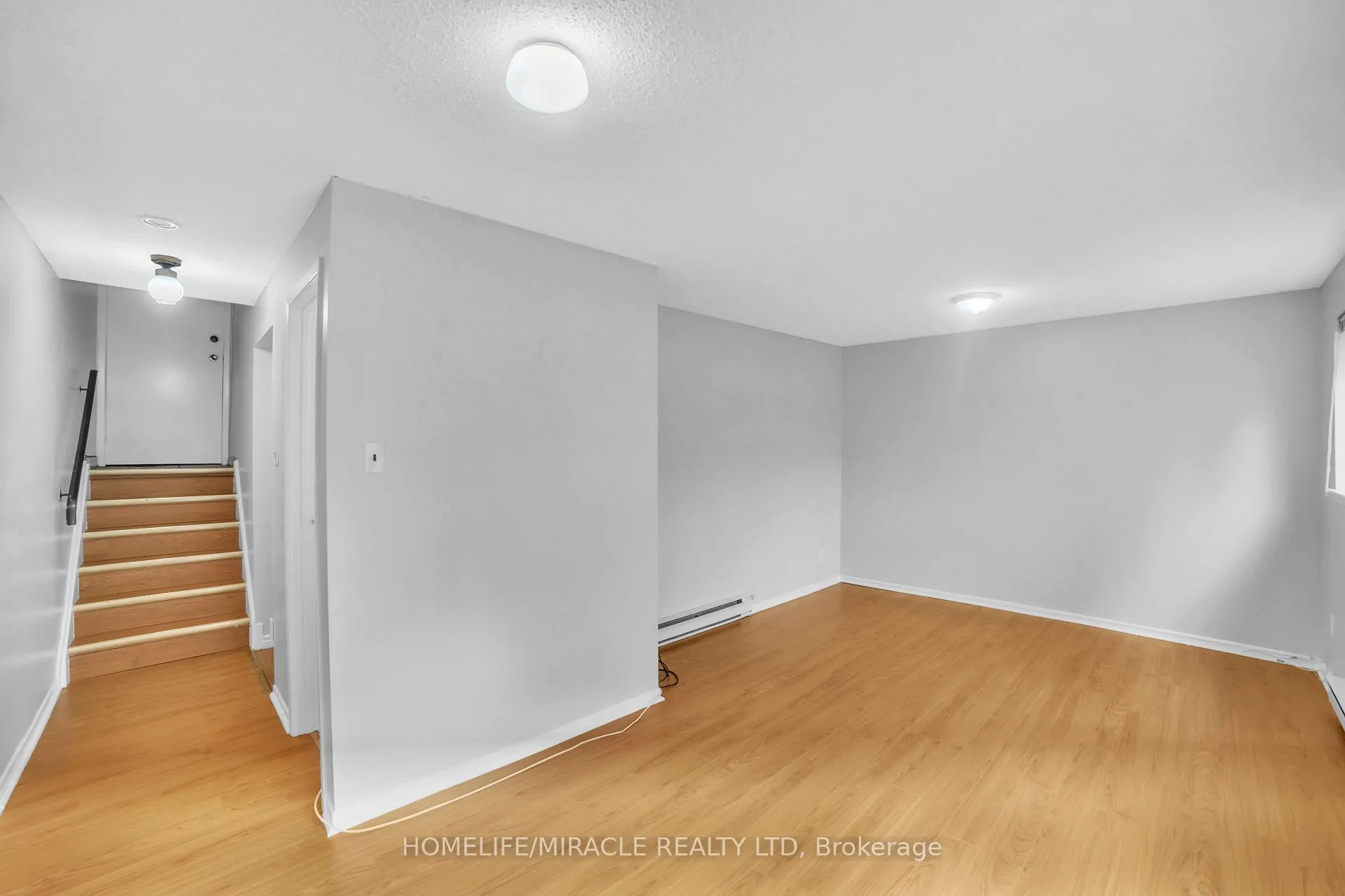 Photo 28 of 22 Rosset Crescent, Brampton, Downtown Brampton — HOMEH