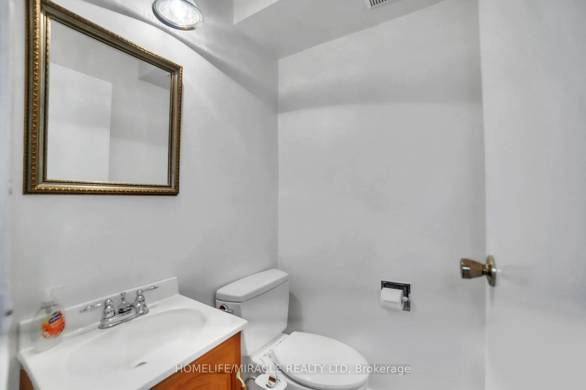 Photo 31 of 22 Rosset Crescent, Brampton, Downtown Brampton — HOMEH