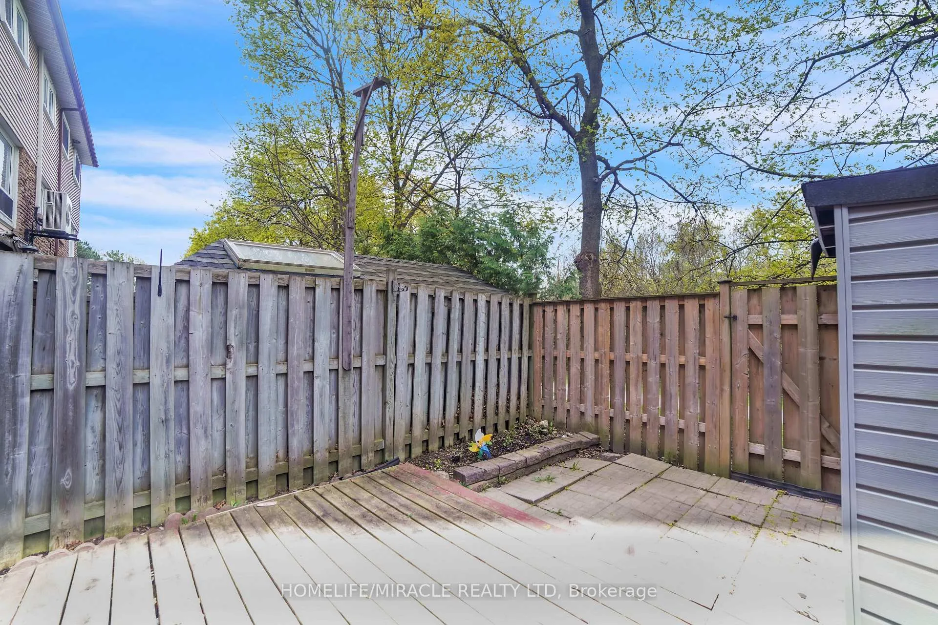 Photo 34 of 22 Rosset Crescent, Brampton, Downtown Brampton — HOMEH