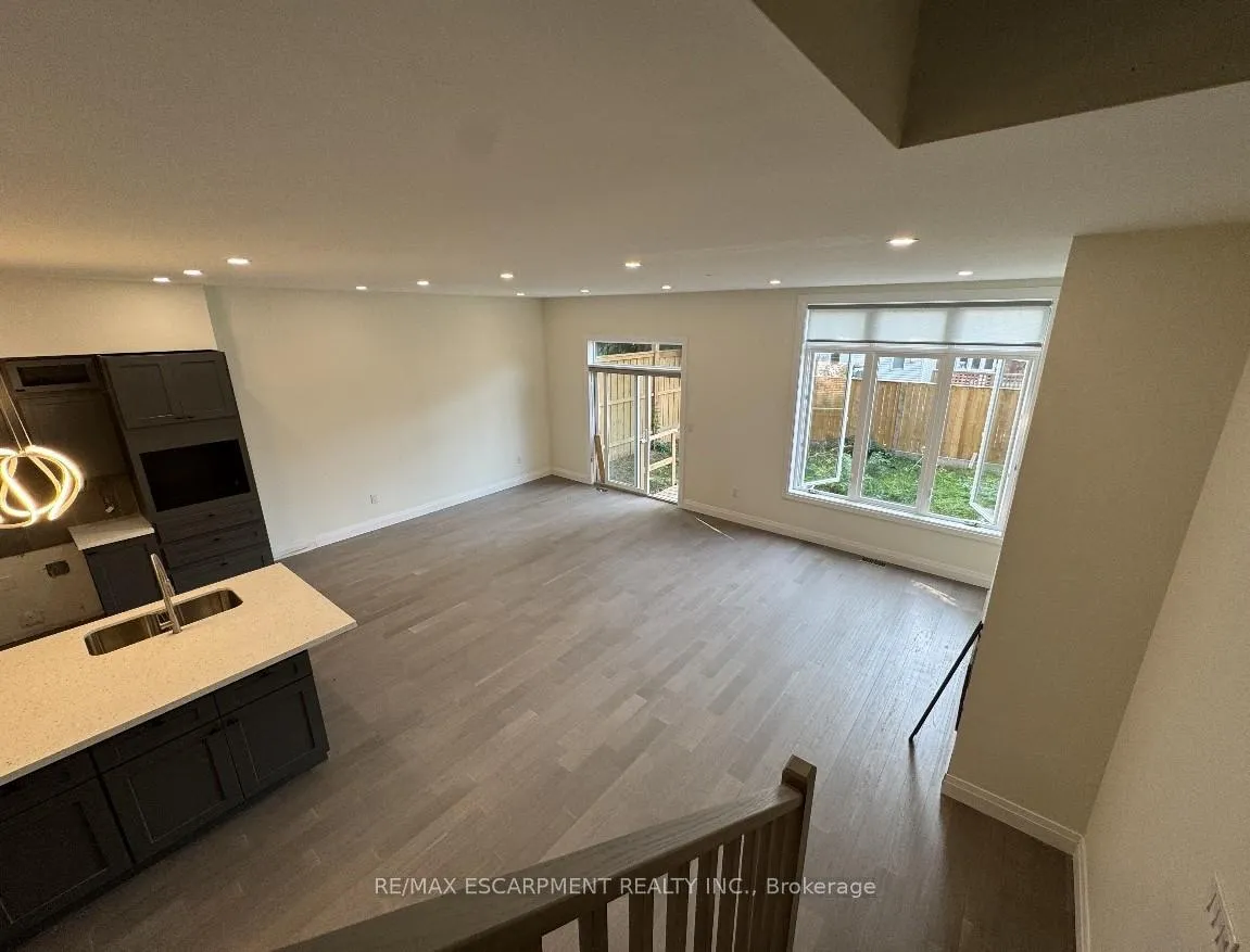 Photo 5 of 88 Sherman Avenue S, Hamilton, Gibson — HOMEH
