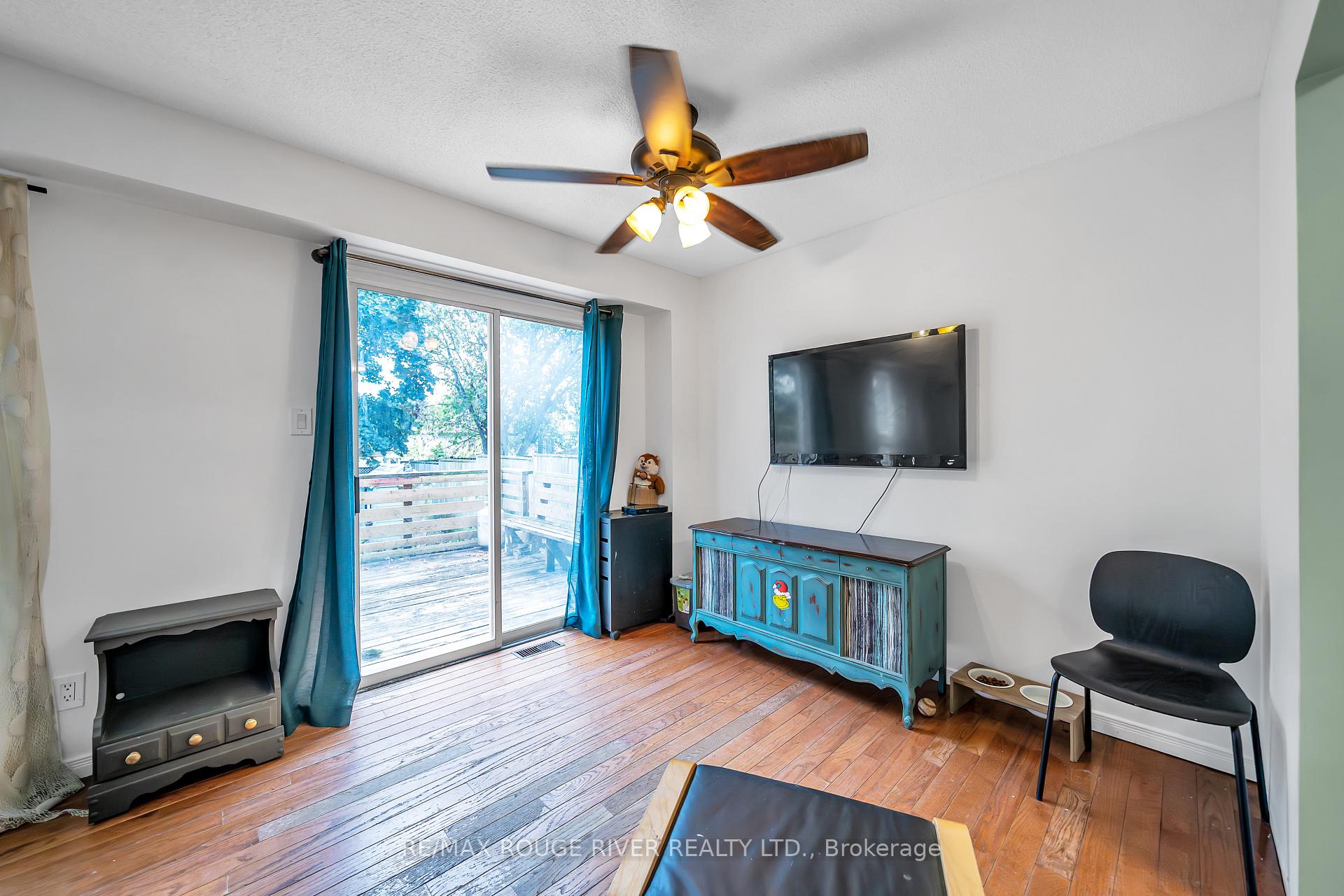 Photo 11 of 17 Fenwick Avenue, Clarington, Bowmanville — HOMEH