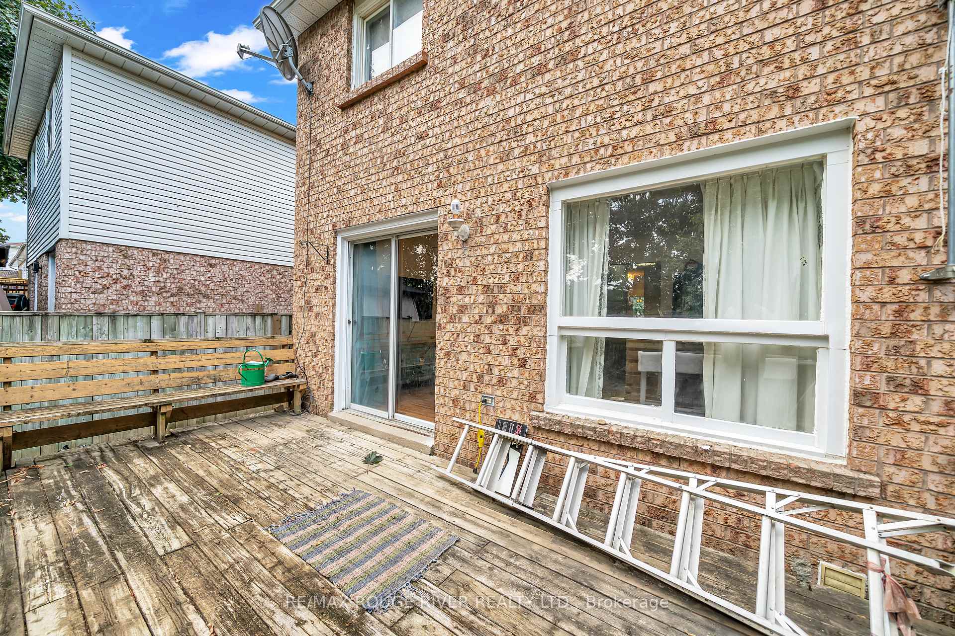 Photo 14 of 17 Fenwick Avenue, Clarington, Bowmanville — HOMEH