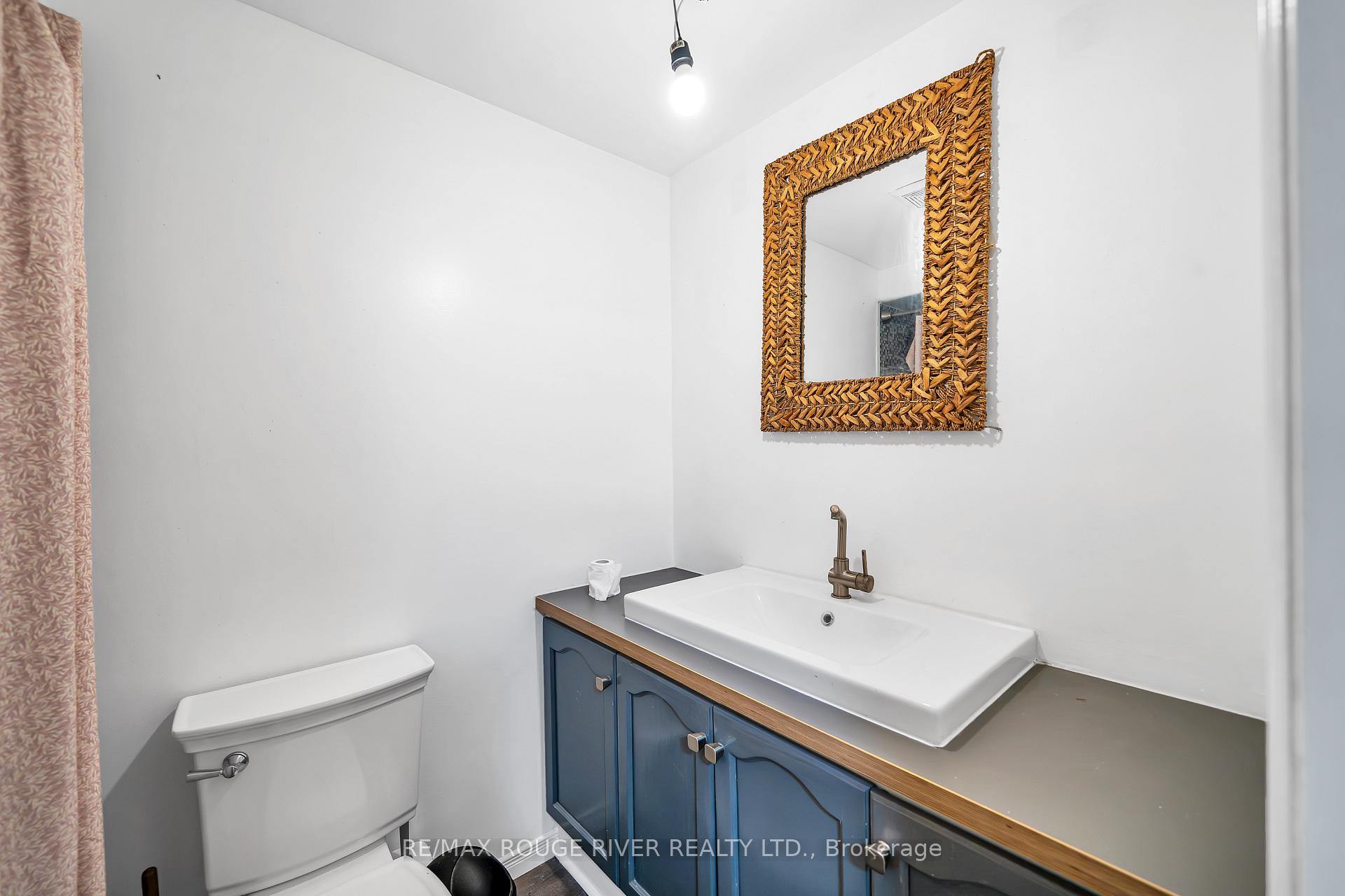 Photo 16 of 17 Fenwick Avenue, Clarington, Bowmanville — HOMEH