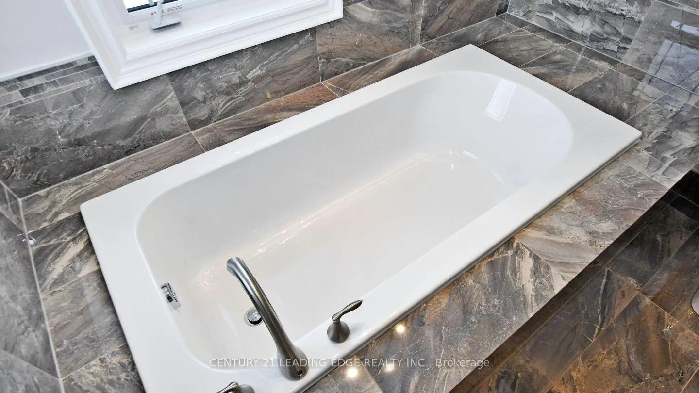 Photo 20 of 42 Stone Jug Avenue, Markham, Cornell — HOMEH