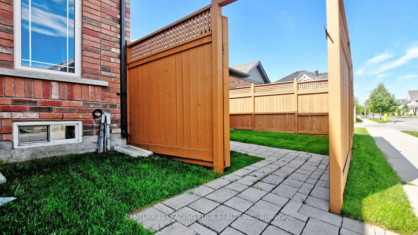 Photo 37 of 42 Stone Jug Avenue, Markham, Cornell — HOMEH
