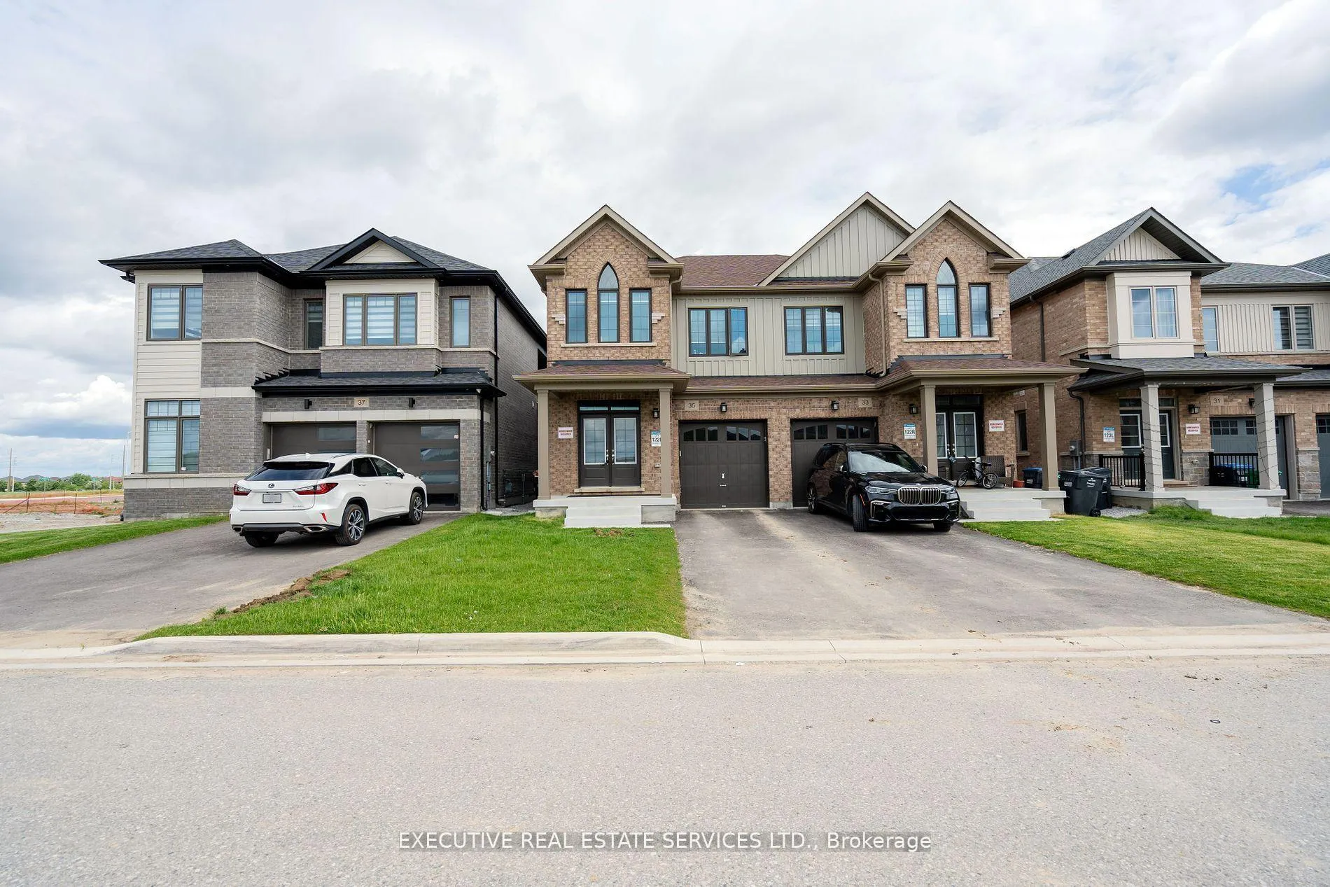 Photo 1 of 35 Moorhart Crescent, Caledon, Rural Caledon — HOMEH