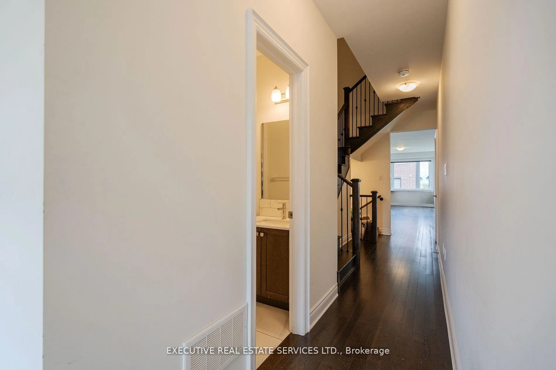 Photo 7 of 35 Moorhart Crescent, Caledon, Rural Caledon — HOMEH