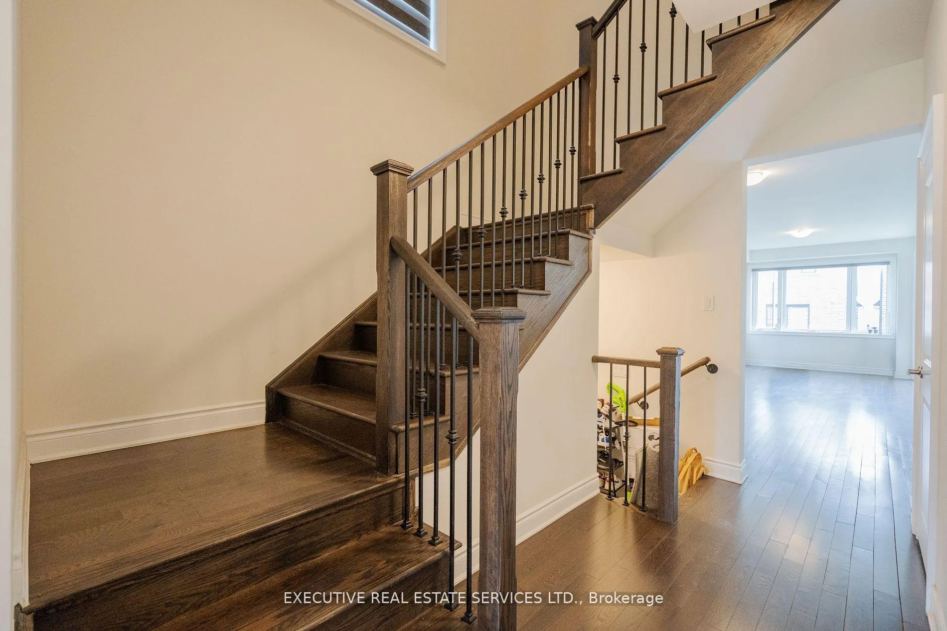 Photo 8 of 35 Moorhart Crescent, Caledon, Rural Caledon — HOMEH