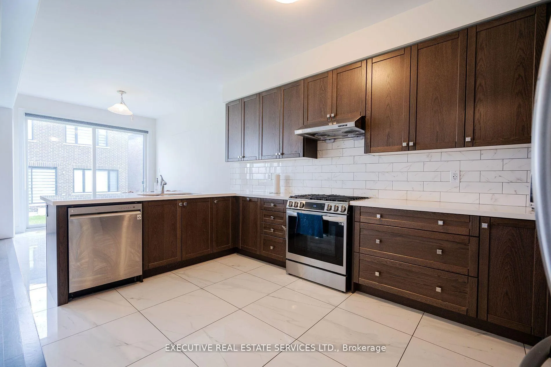 Photo 14 of 35 Moorhart Crescent, Caledon, Rural Caledon — HOMEH