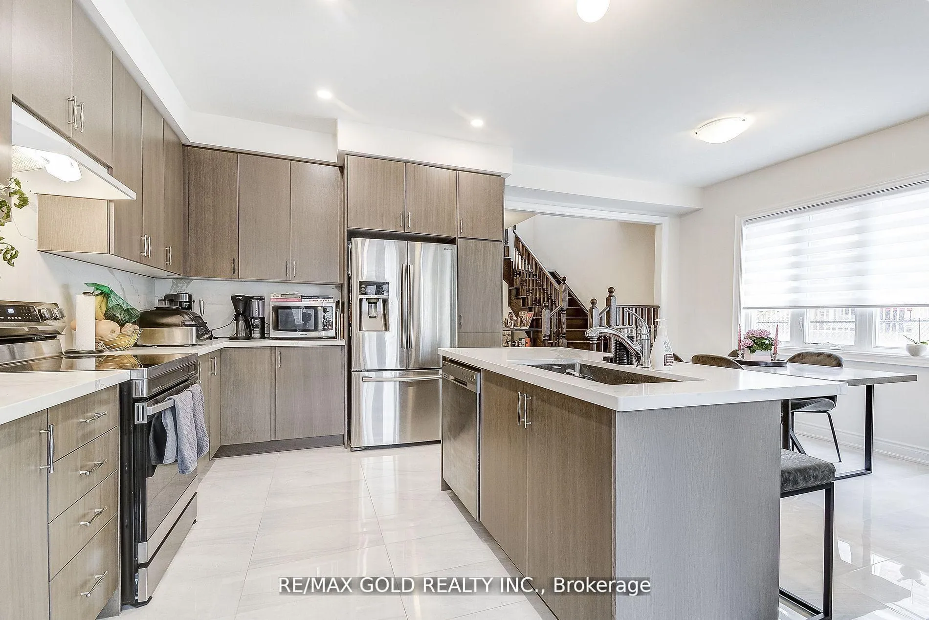 Photo 17 of 40 Silver Meadow Gardens, Hamilton, Waterdown — HOMEH