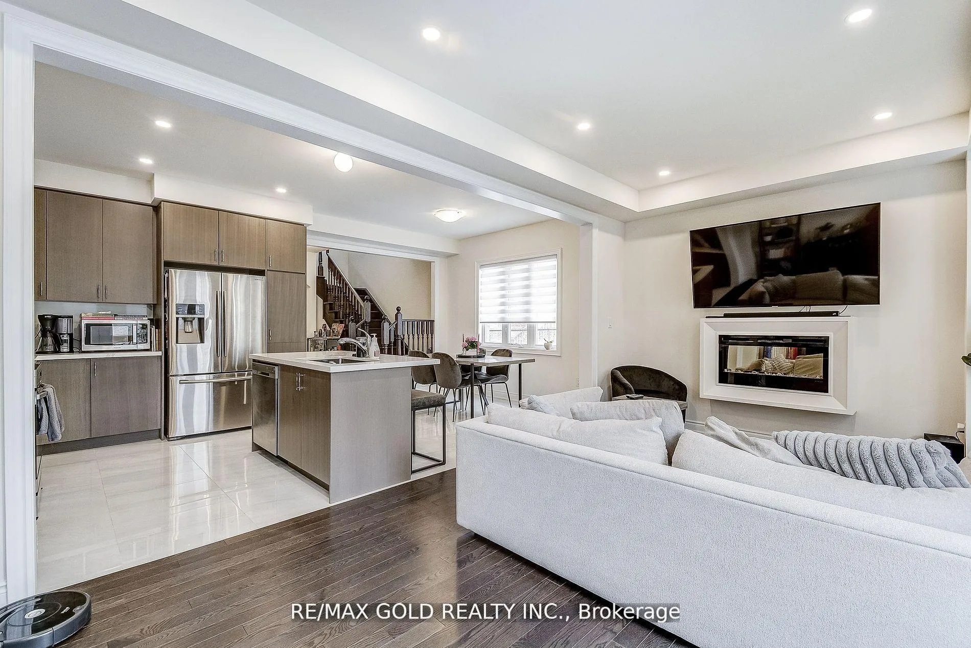 Photo 19 of 40 Silver Meadow Gardens, Hamilton, Waterdown — HOMEH