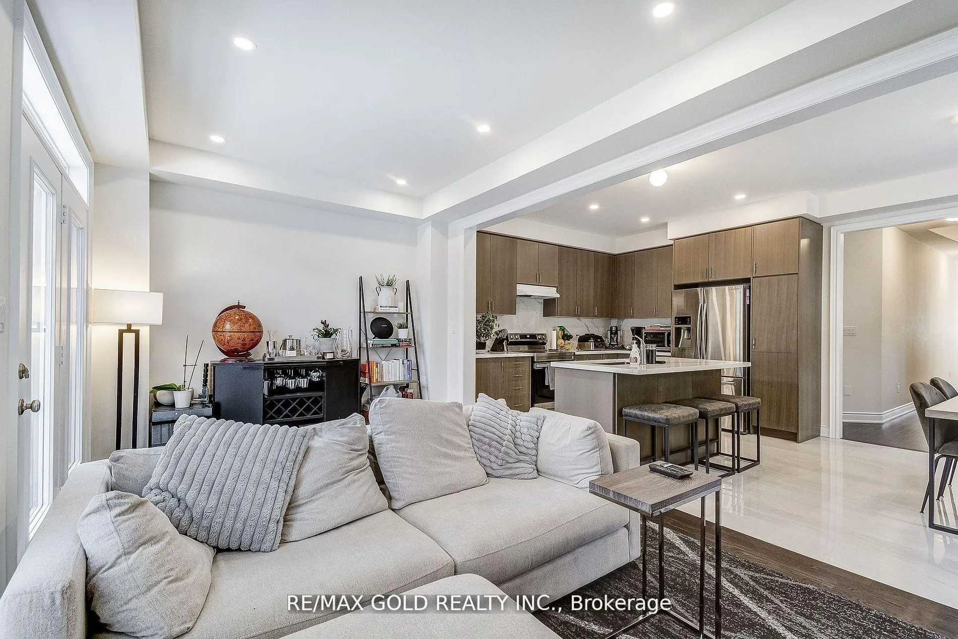 Photo 22 of 40 Silver Meadow Gardens, Hamilton, Waterdown — HOMEH