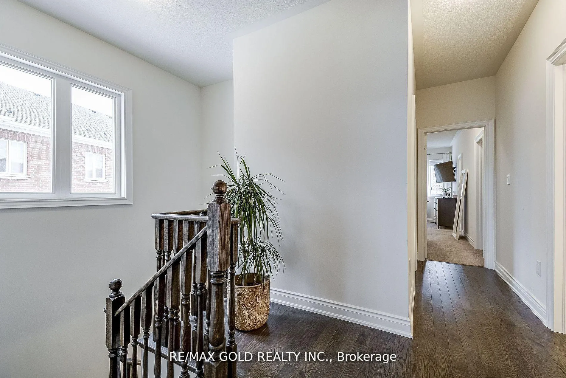 Photo 23 of 40 Silver Meadow Gardens, Hamilton, Waterdown — HOMEH
