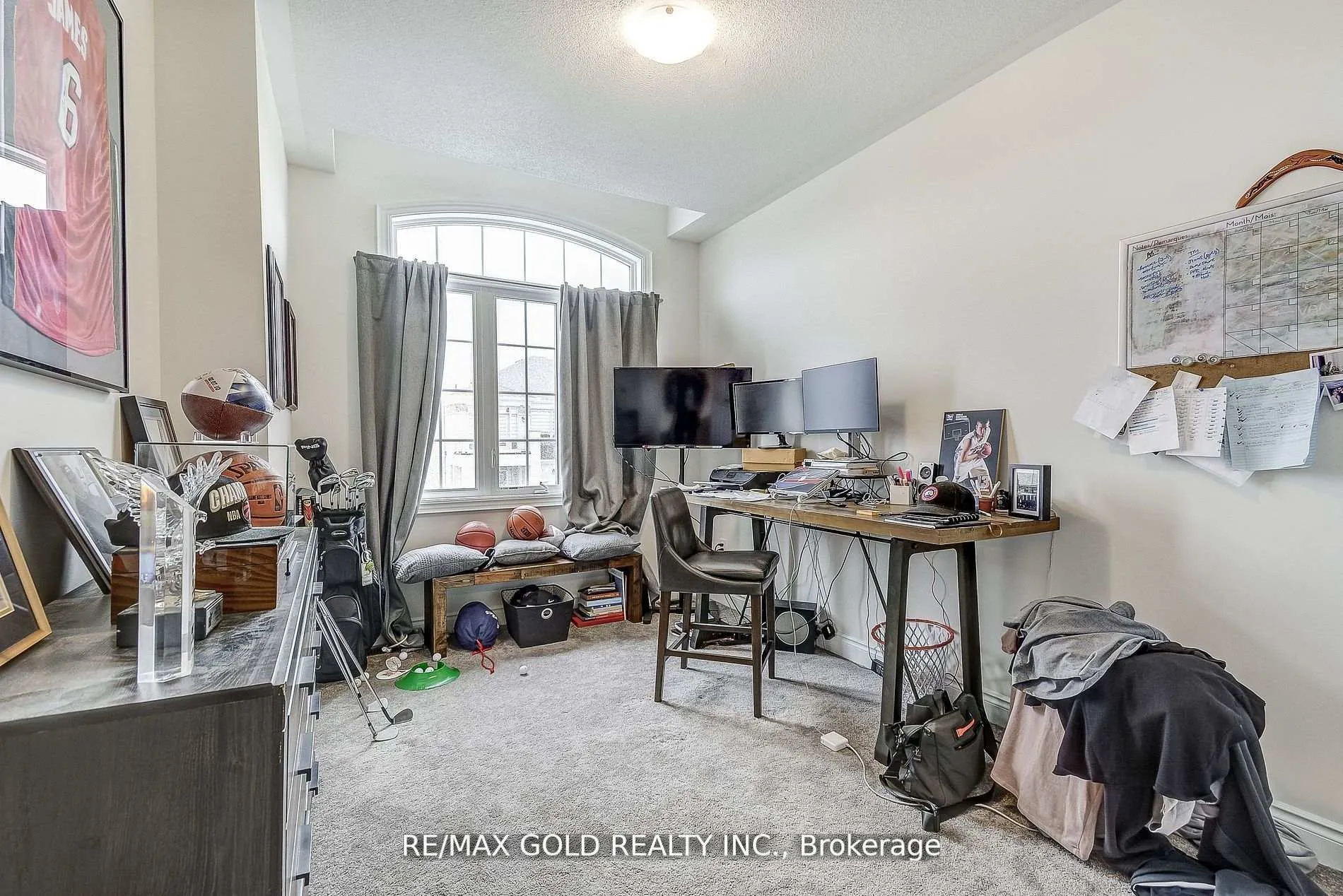 Photo 24 of 40 Silver Meadow Gardens, Hamilton, Waterdown — HOMEH