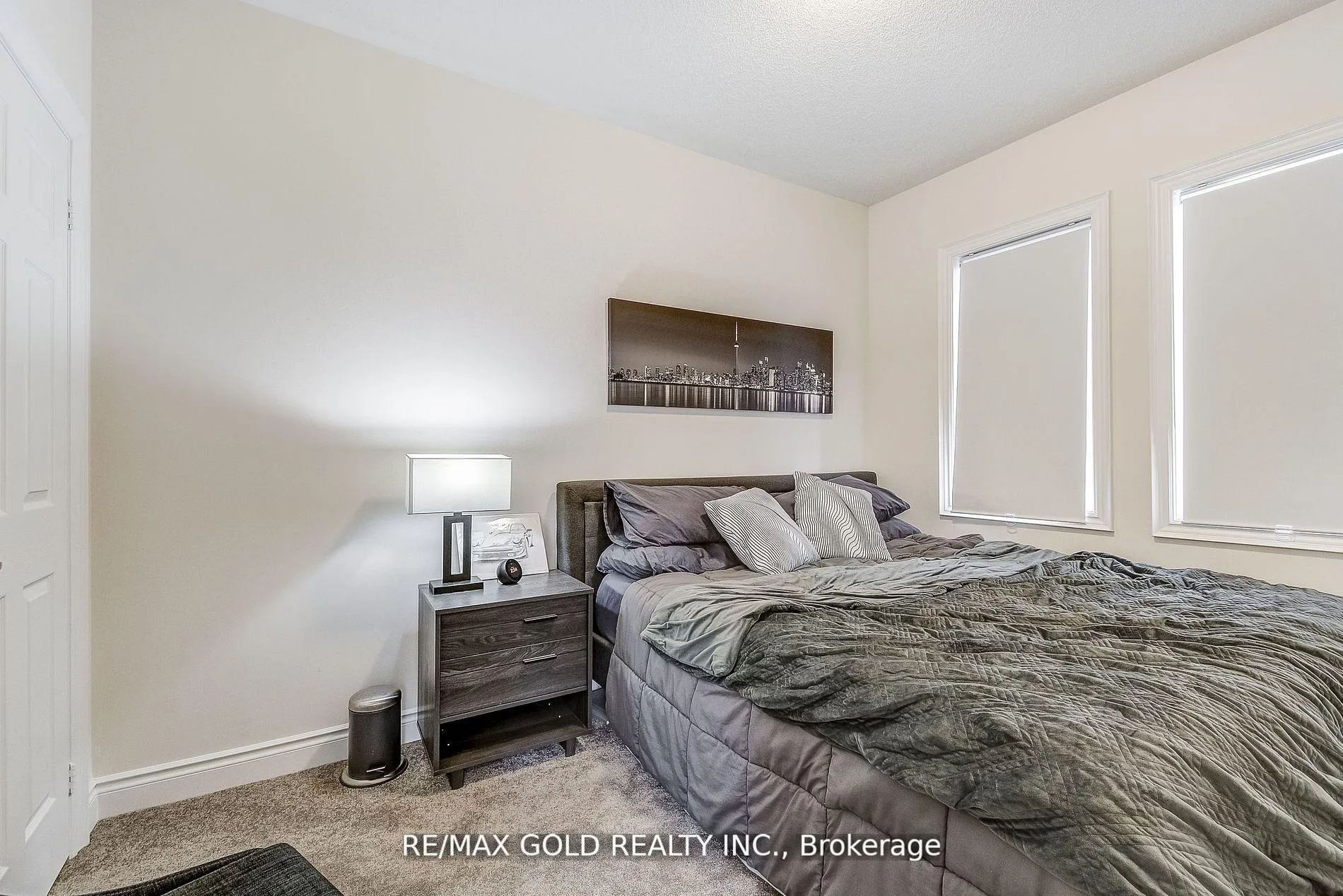 Photo 25 of 40 Silver Meadow Gardens, Hamilton, Waterdown — HOMEH