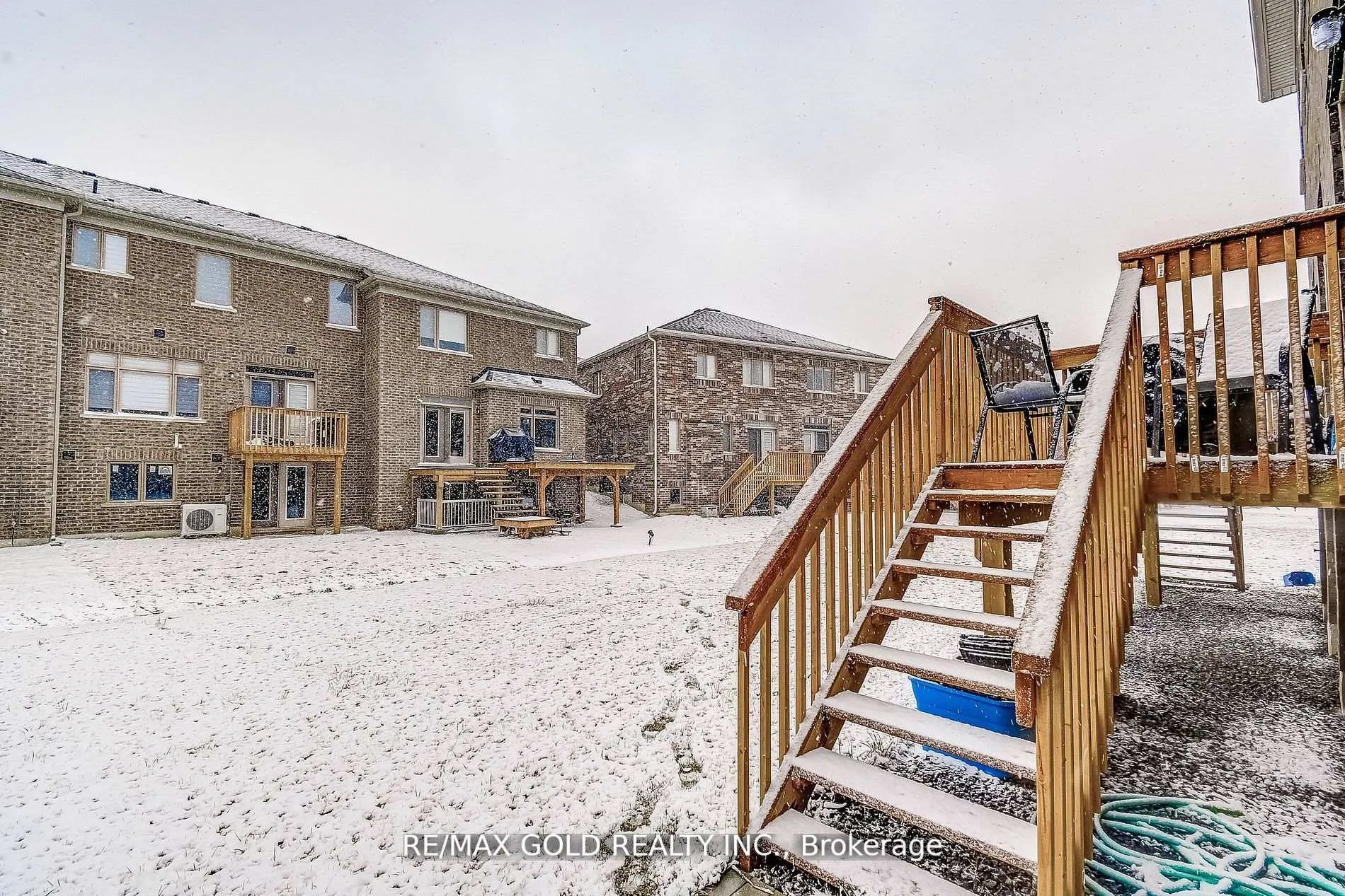 Photo 37 of 40 Silver Meadow Gardens, Hamilton, Waterdown — HOMEH
