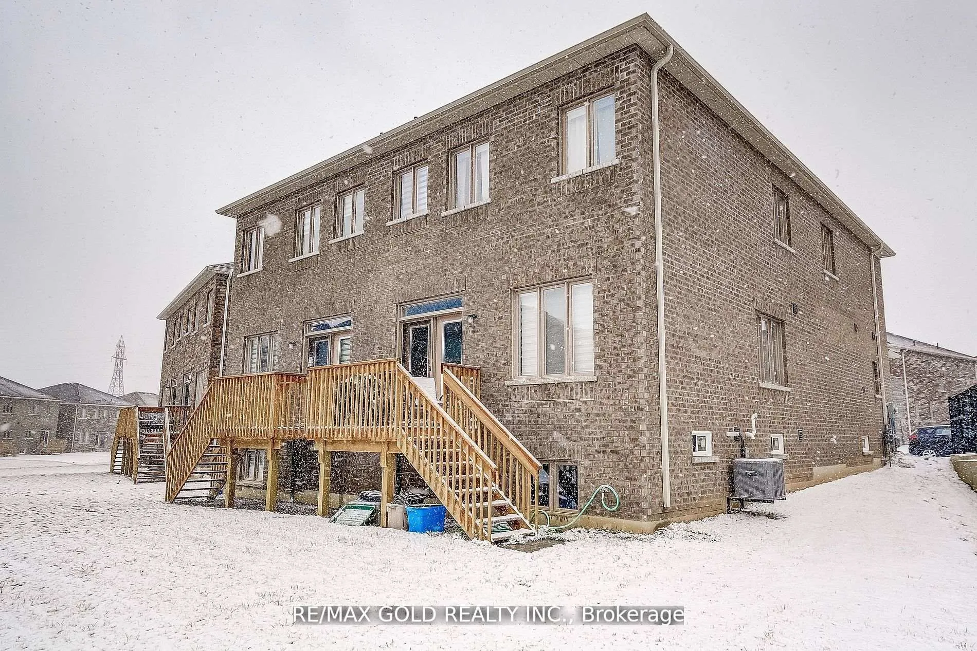 Photo 38 of 40 Silver Meadow Gardens, Hamilton, Waterdown — HOMEH