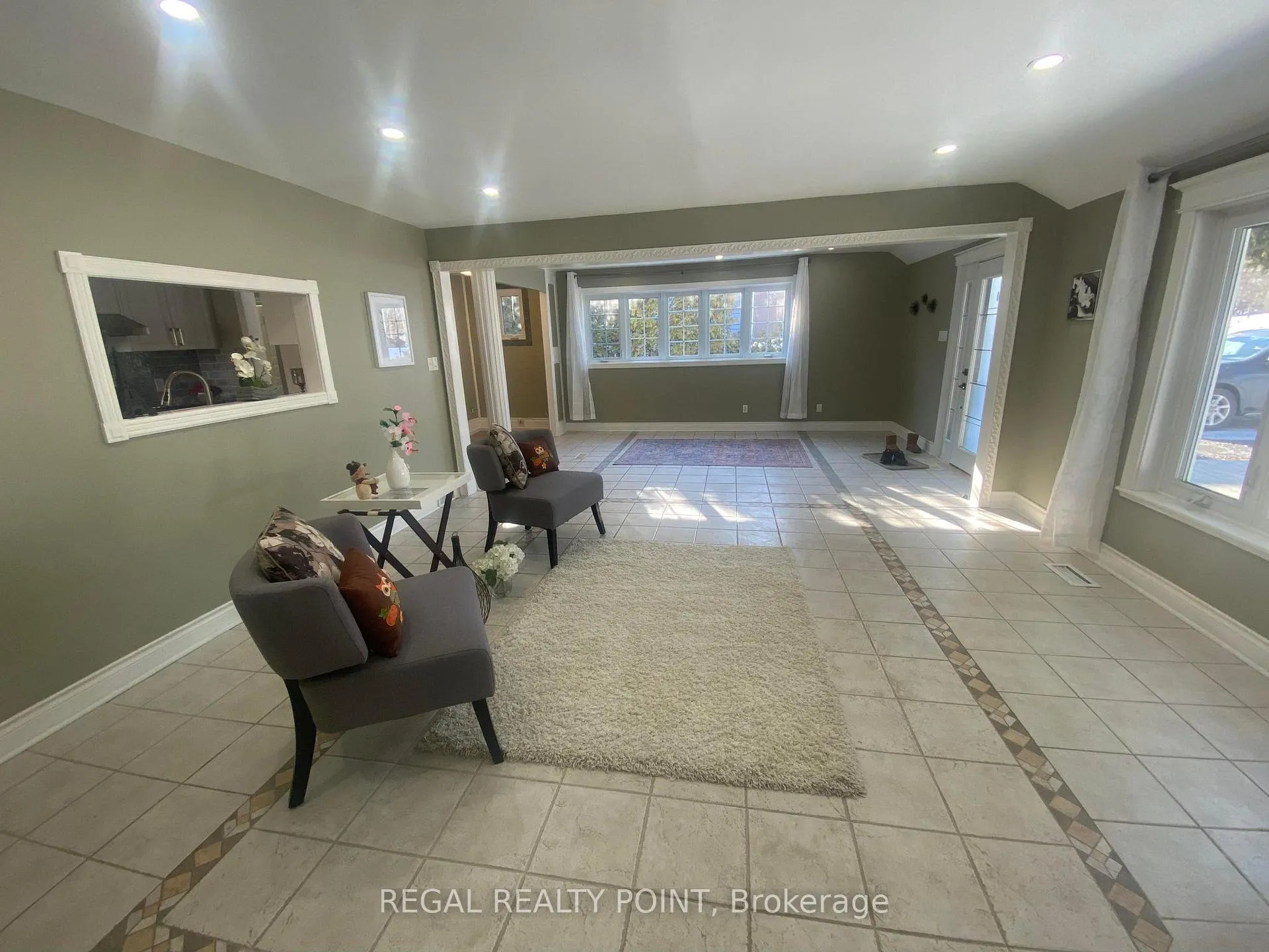 Photo 5 of 983 Pickering Beach Road S, Ajax, South East — HOMEH