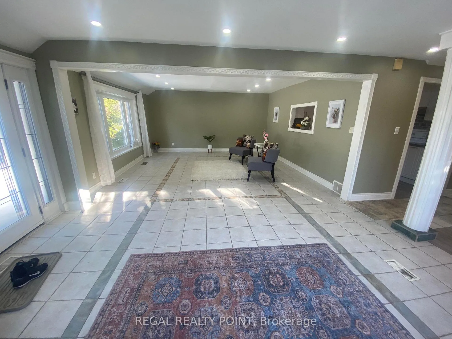 Photo 6 of 983 Pickering Beach Road S, Ajax, South East — HOMEH