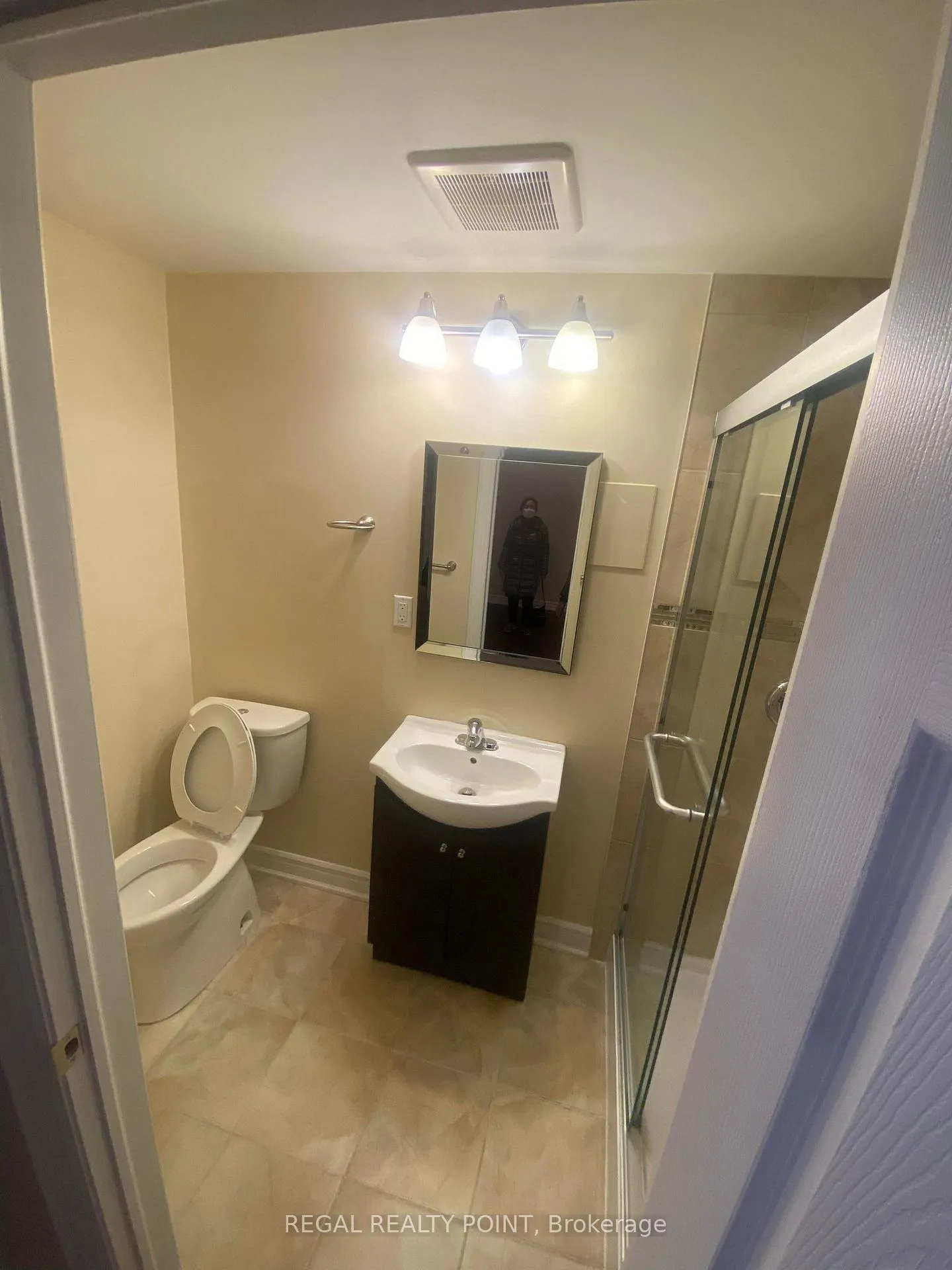 Photo 24 of 983 Pickering Beach Road S, Ajax, South East — HOMEH