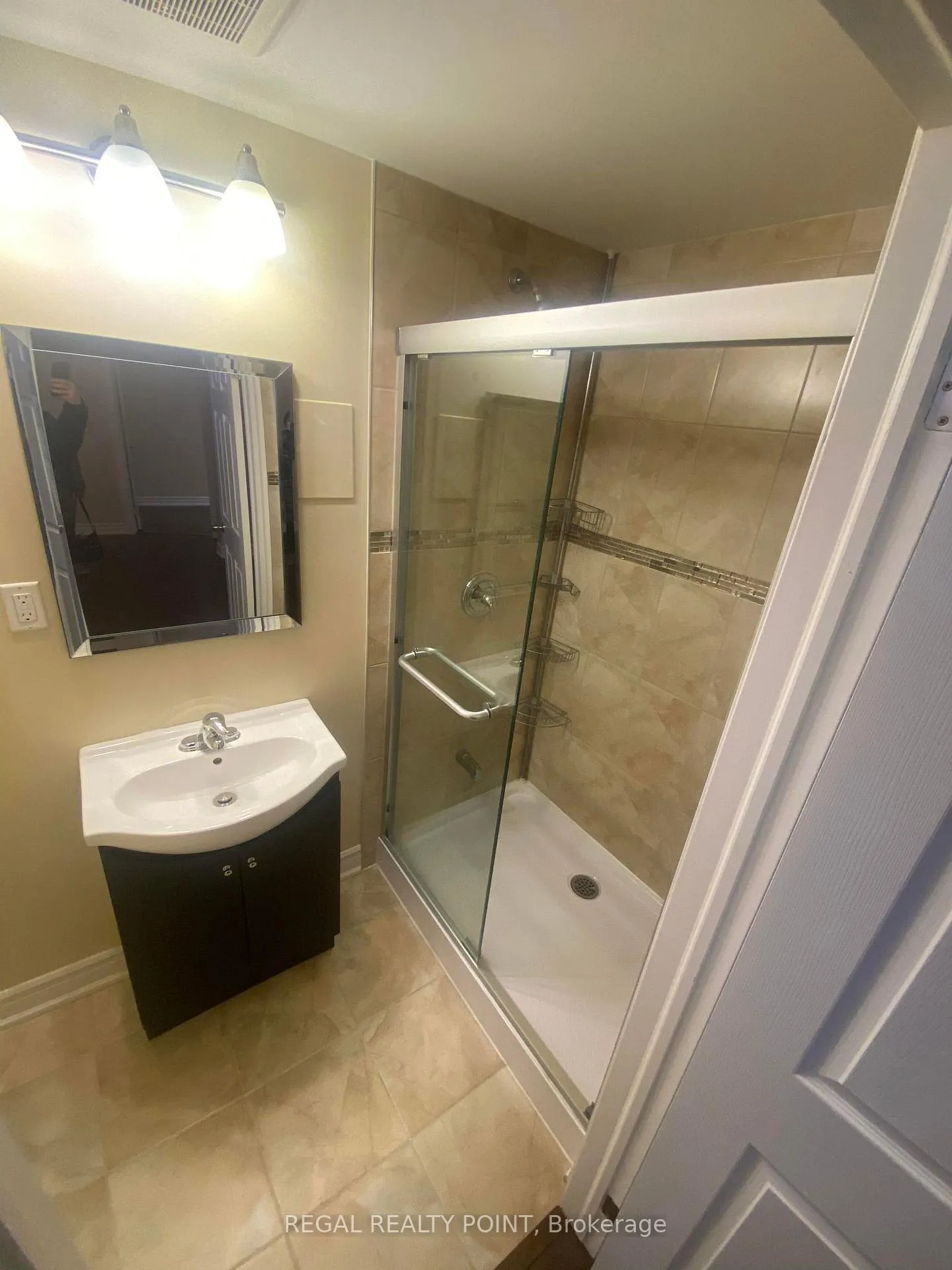 Photo 25 of 983 Pickering Beach Road S, Ajax, South East — HOMEH