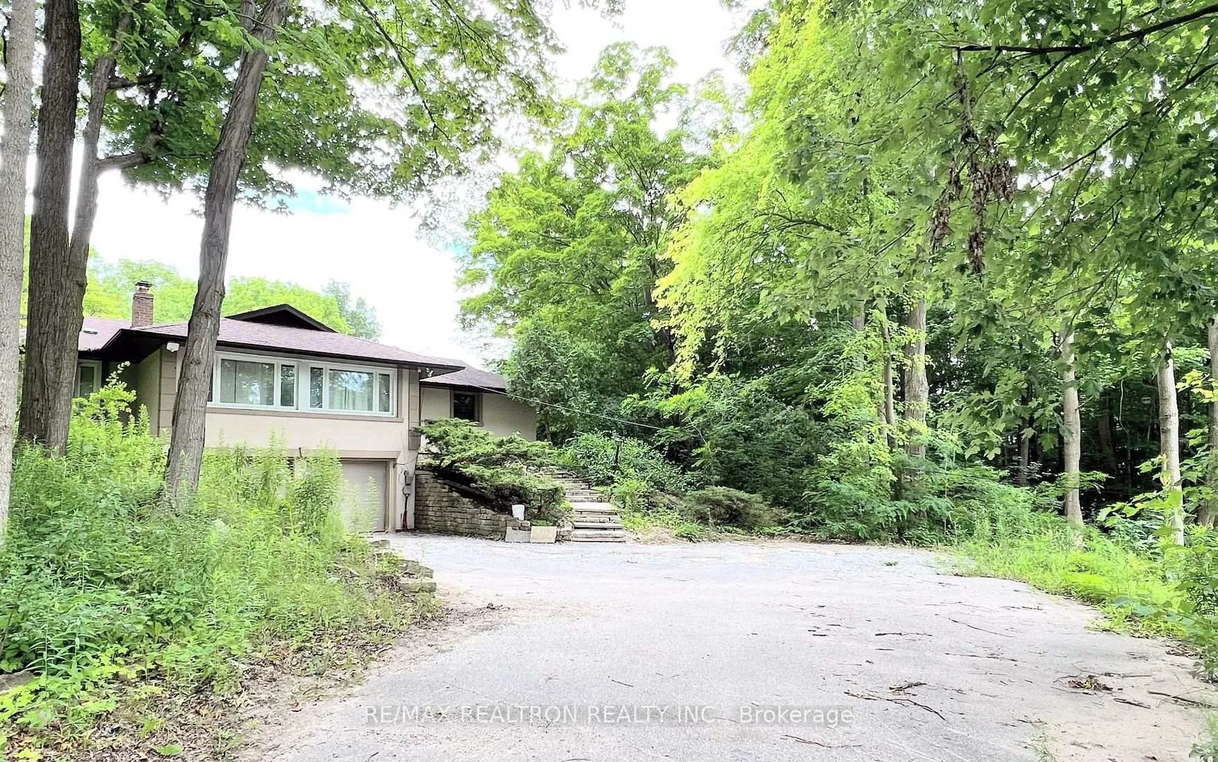 Photo 4 of 9563 Warden Avenue, Markham, Devil's Elbow — HOMEH