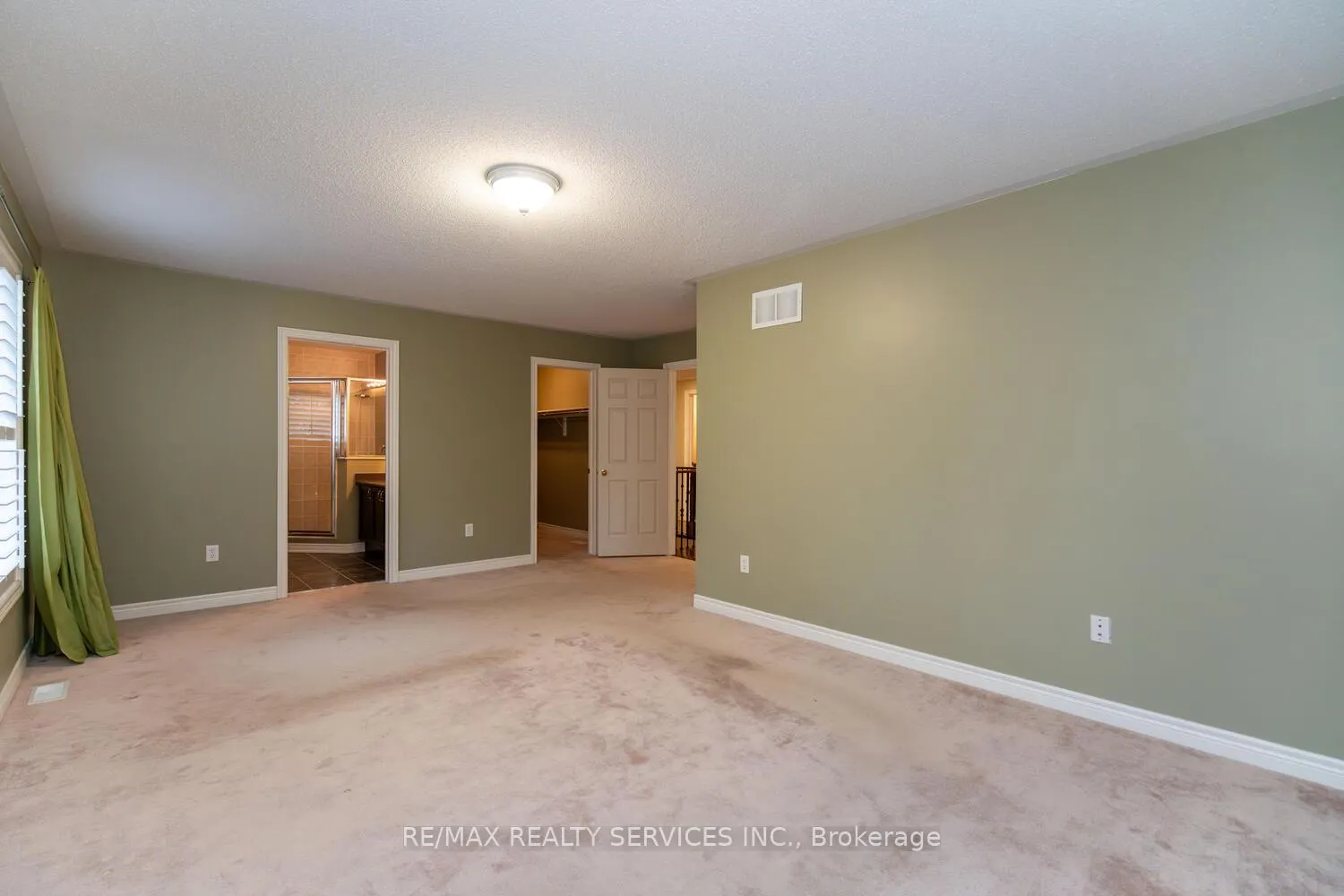 Photo 25 of 21 Whitbread Crescent, Ajax, Northeast Ajax — HOMEH