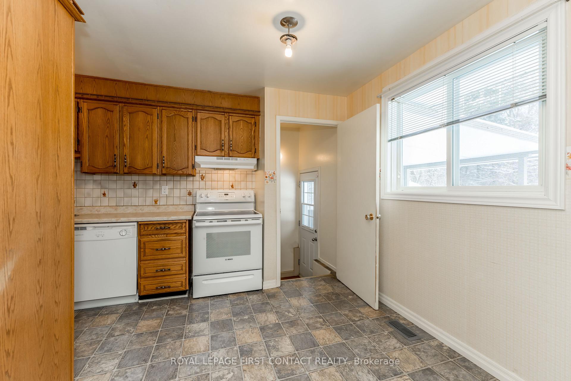 Photo 10 of 39 Sandsprings Crescent, Essa, Angus — HOMEH