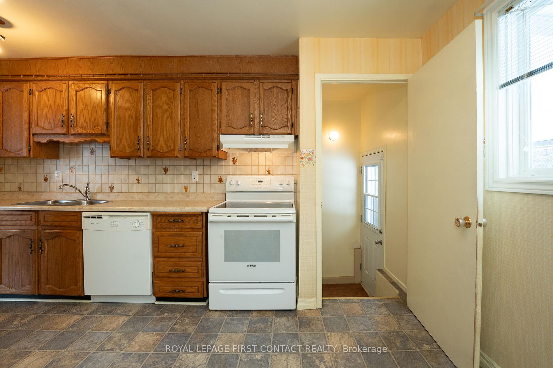Photo 11 of 39 Sandsprings Crescent, Essa, Angus — HOMEH