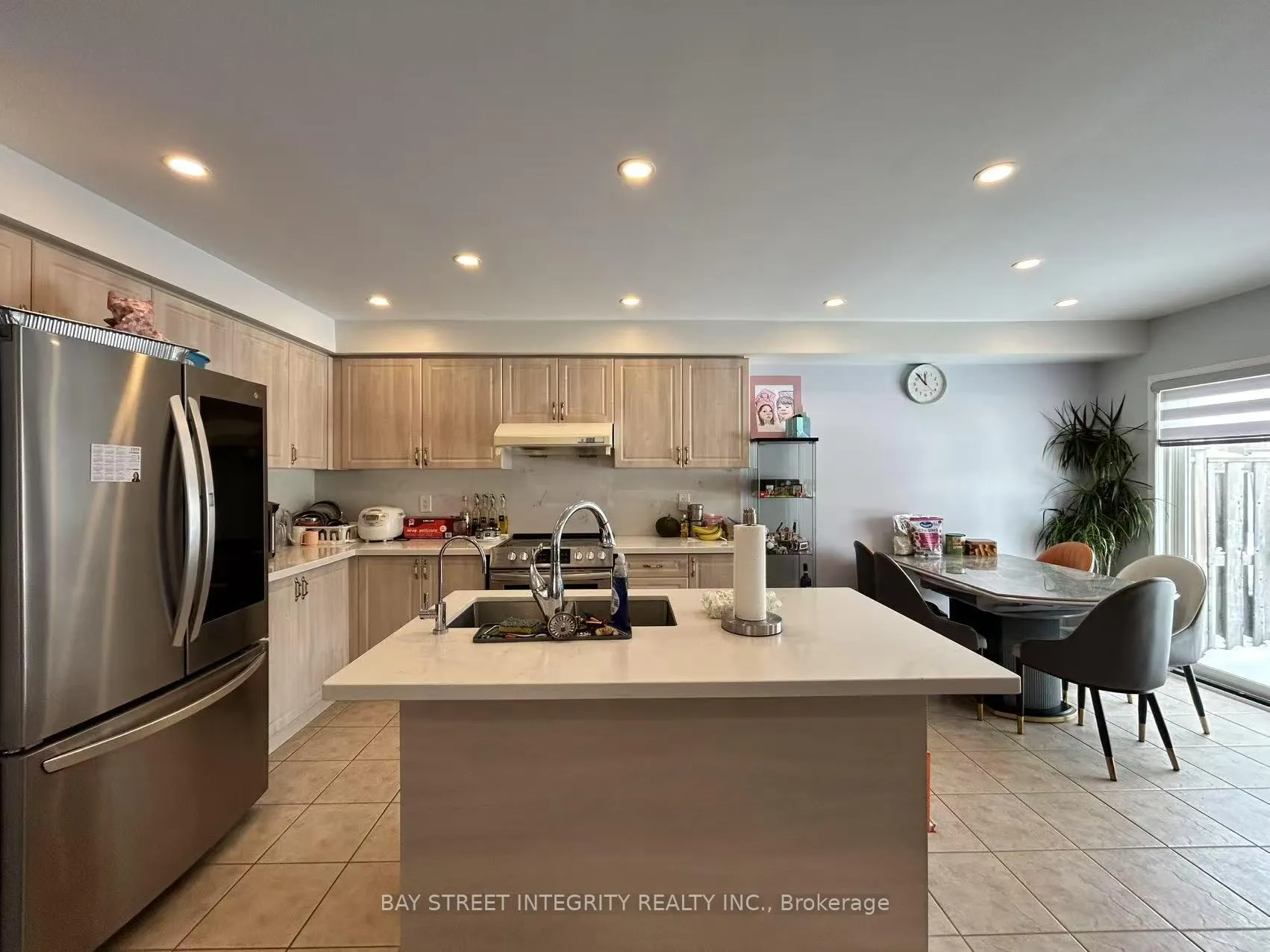 Photo 3 of 22 Anita Drive, Markham, Village Green-South Unionville — HOMEH