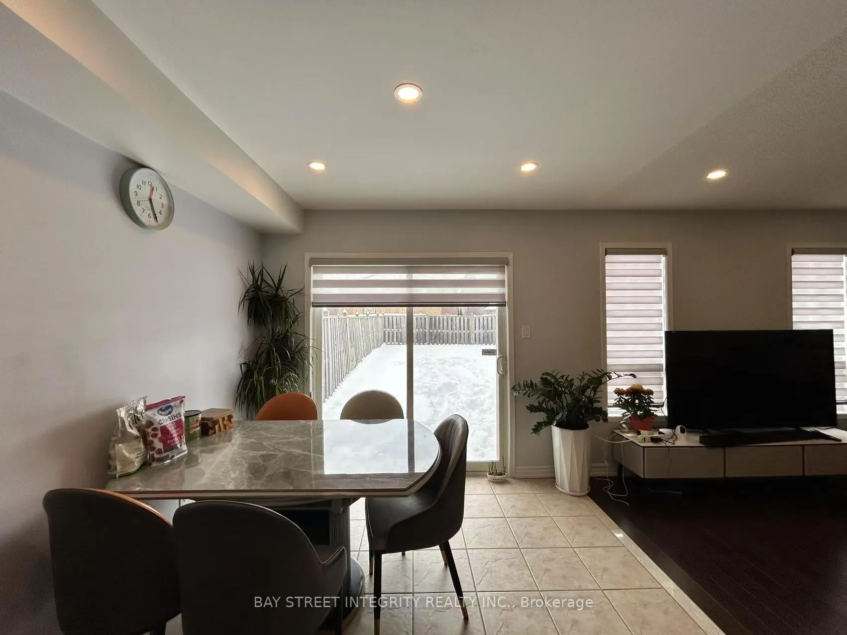 Photo 4 of 22 Anita Drive, Markham, Village Green-South Unionville — HOMEH