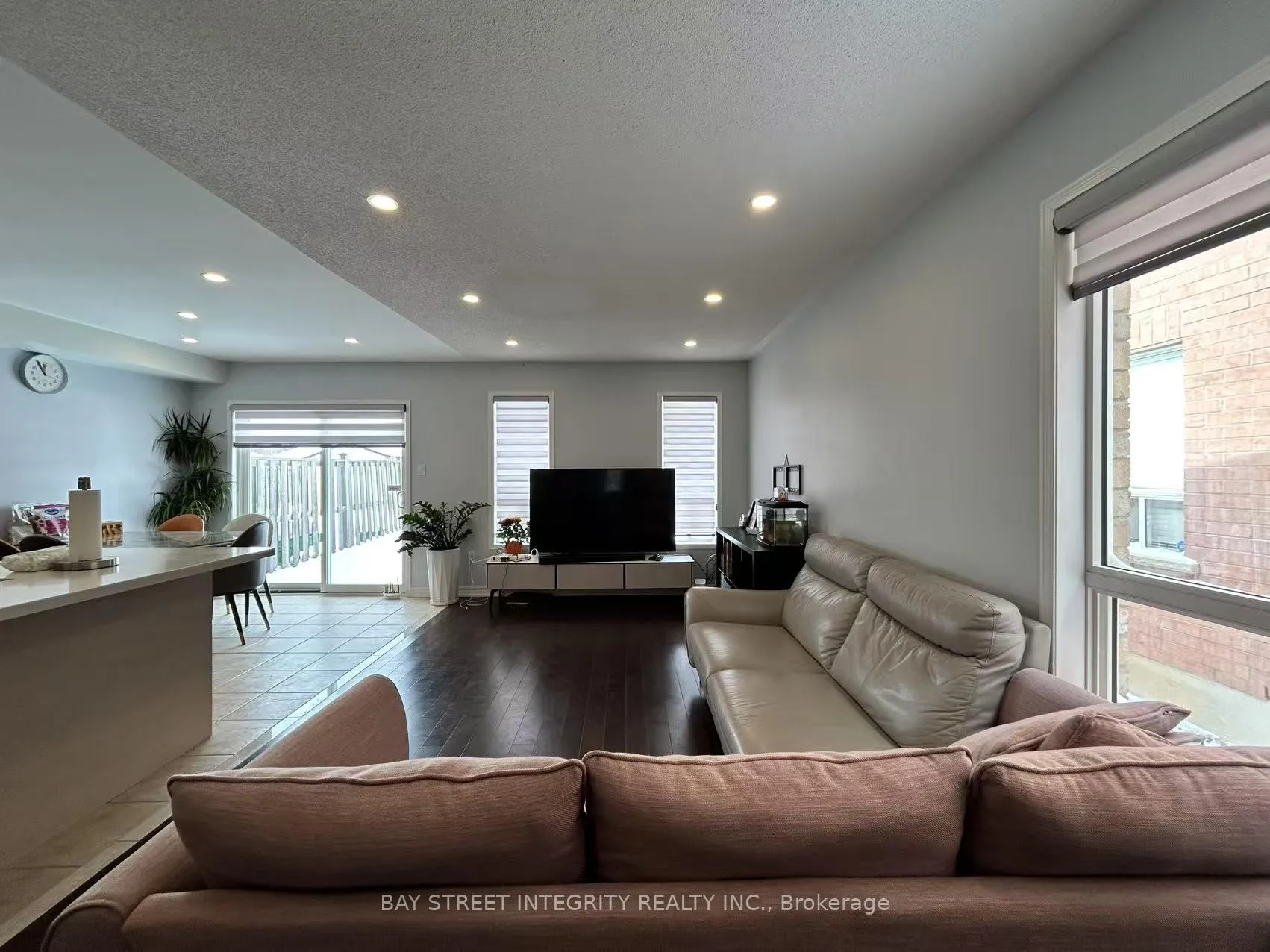 Photo 6 of 22 Anita Drive, Markham, Village Green-South Unionville — HOMEH