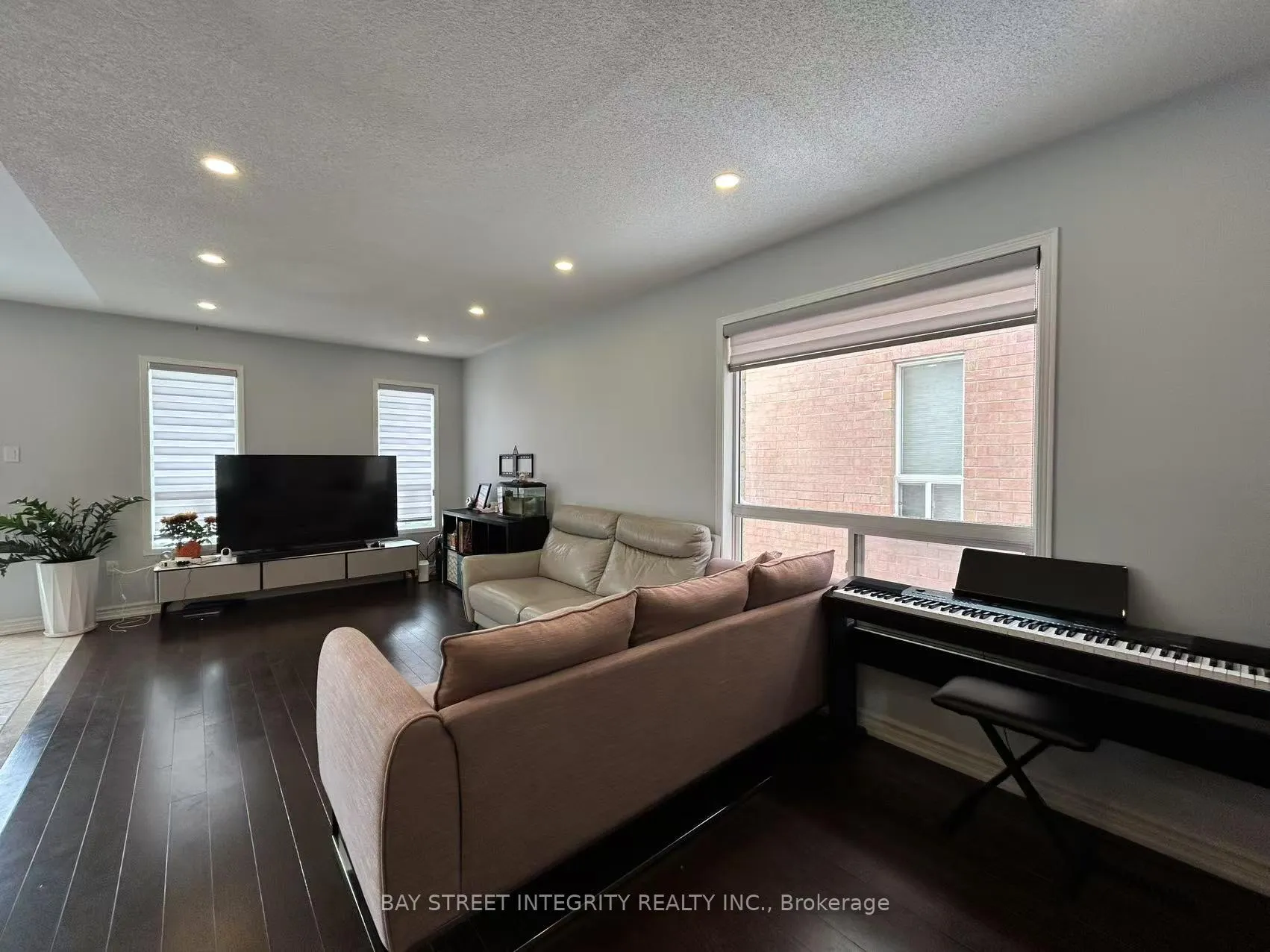 Photo 7 of 22 Anita Drive, Markham, Village Green-South Unionville — HOMEH