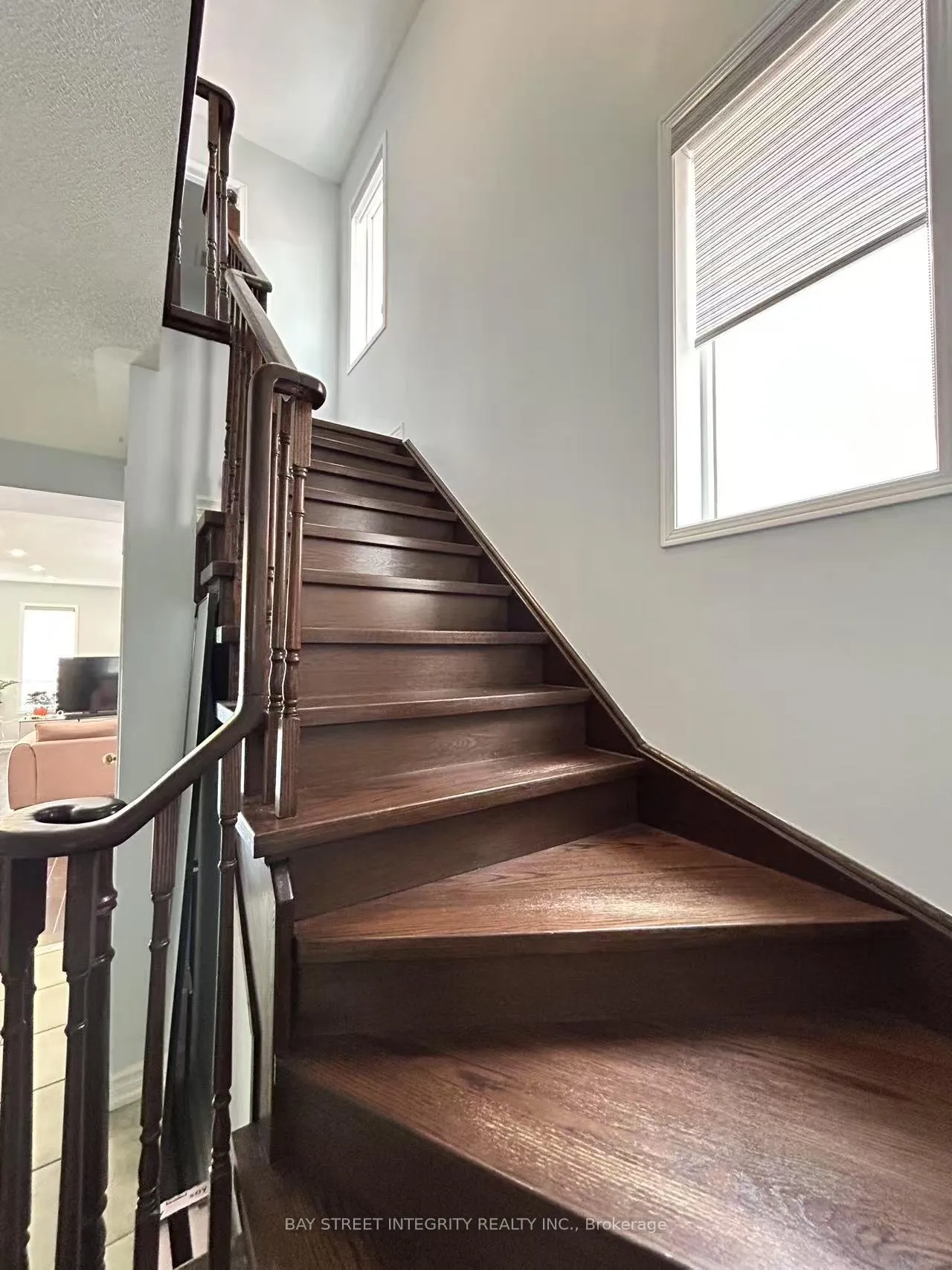 Photo 8 of 22 Anita Drive, Markham, Village Green-South Unionville — HOMEH