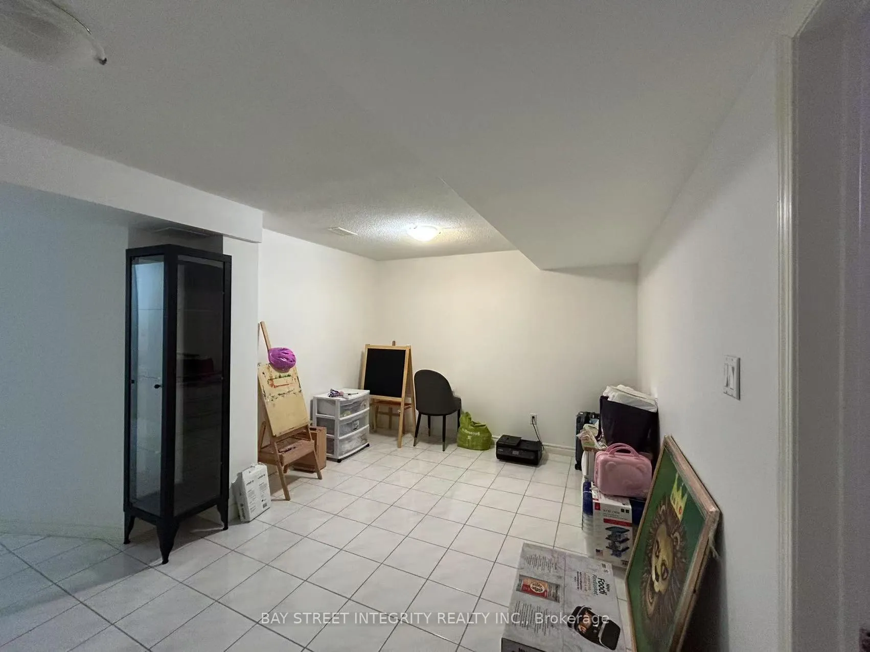Photo 14 of 22 Anita Drive, Markham, Village Green-South Unionville — HOMEH