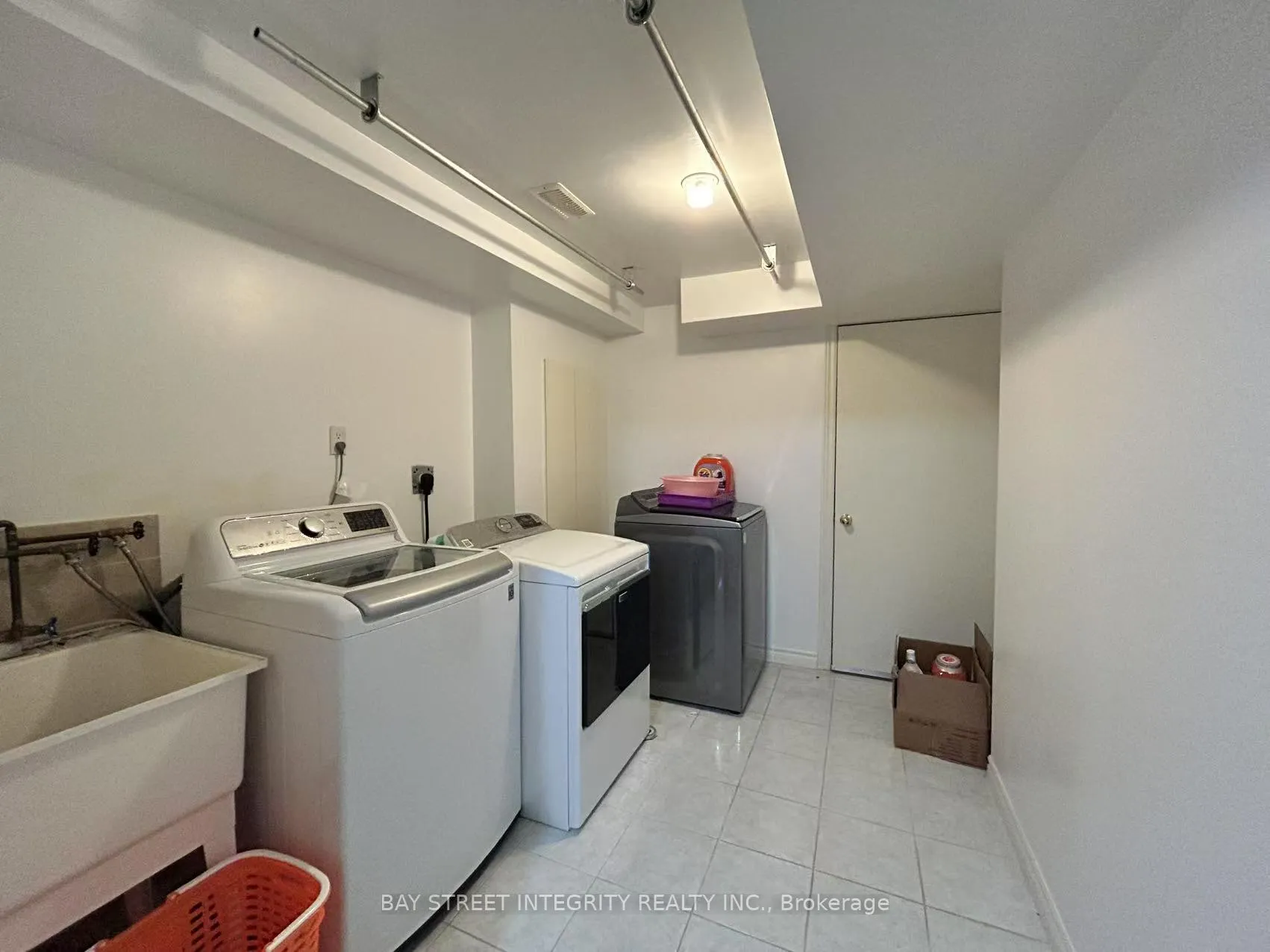 Photo 17 of 22 Anita Drive, Markham, Village Green-South Unionville — HOMEH