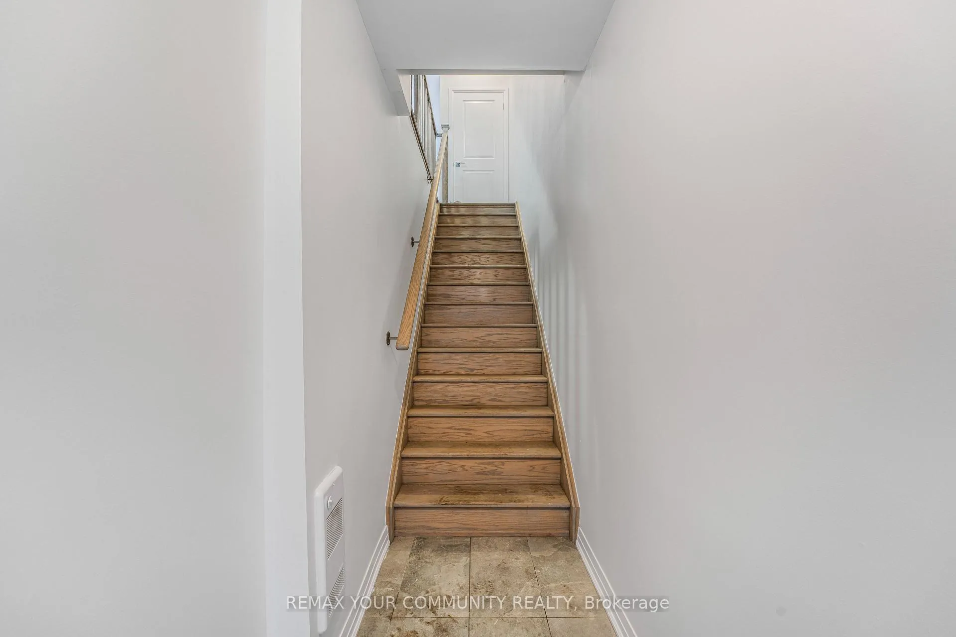 Photo 3 of 1721 Pleasure Valley Path, Oshawa, Samac — HOMEH