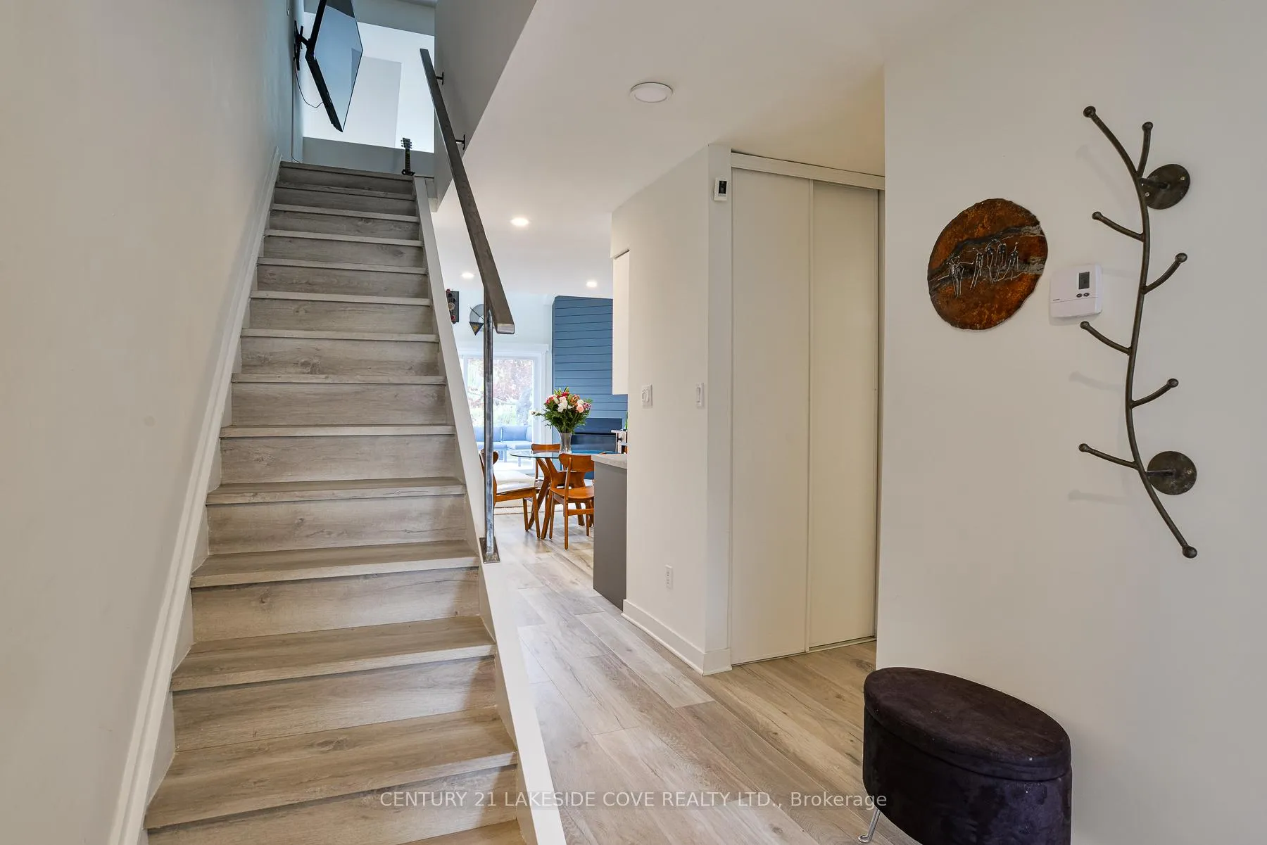 Photo 4 of Unit Unit 13, 31 Laguna Parkway, Ramara, Brechin — HOMEH