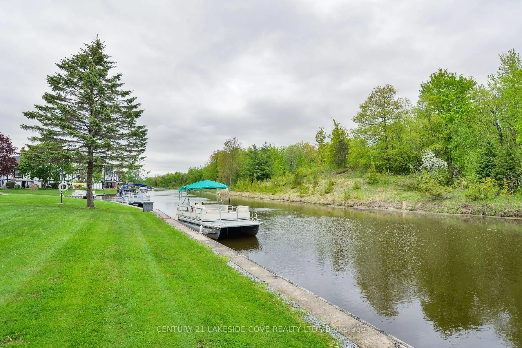Photo 29 of Unit Unit 13, 31 Laguna Parkway, Ramara, Brechin — HOMEH