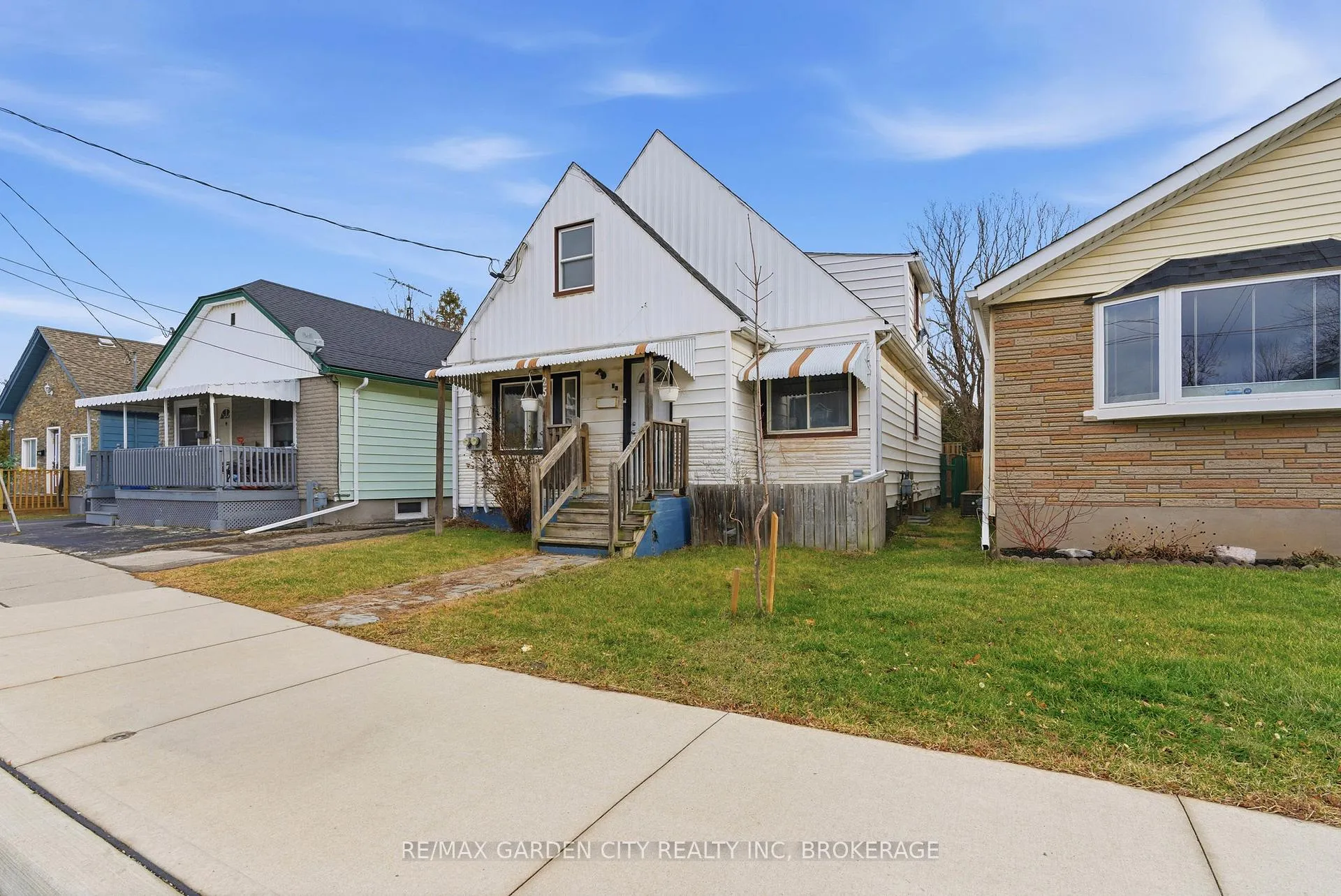 Photo 2 of Unit Upper, 25 Pelham Road, St. Catharines, Western Hill — HOMEH