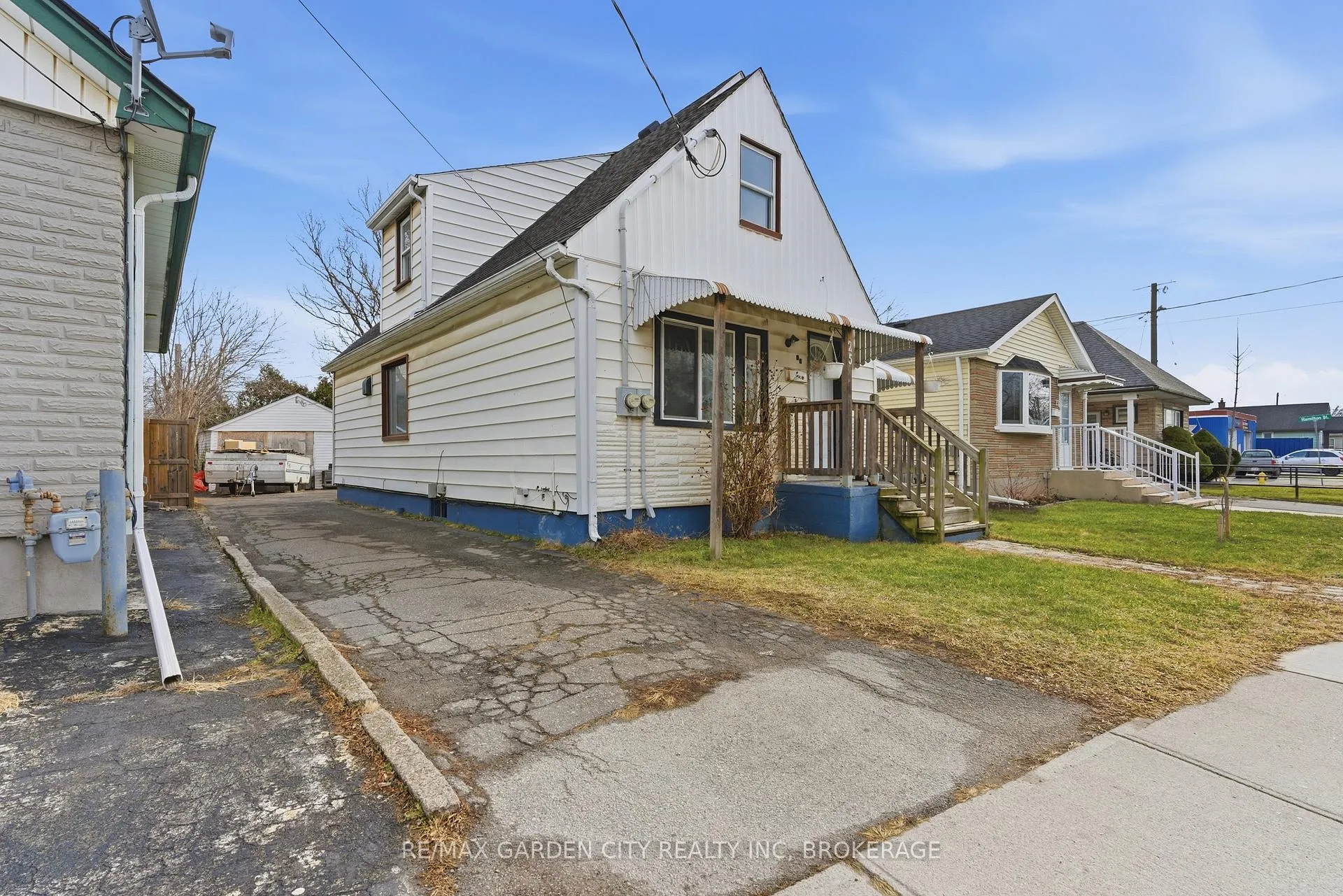 Photo 3 of Unit Upper, 25 Pelham Road, St. Catharines, Western Hill — HOMEH
