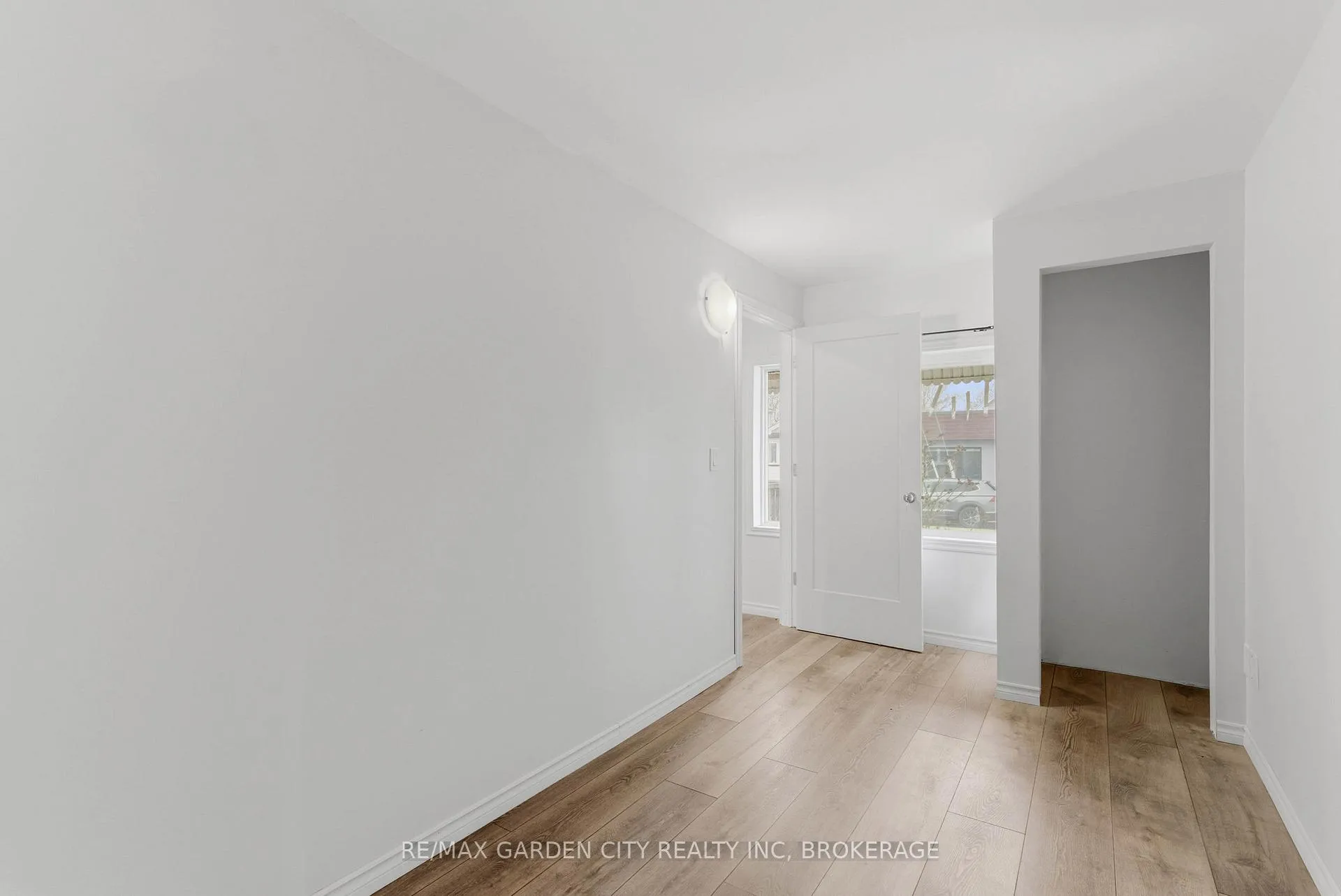 Photo 7 of Unit Upper, 25 Pelham Road, St. Catharines, Western Hill — HOMEH