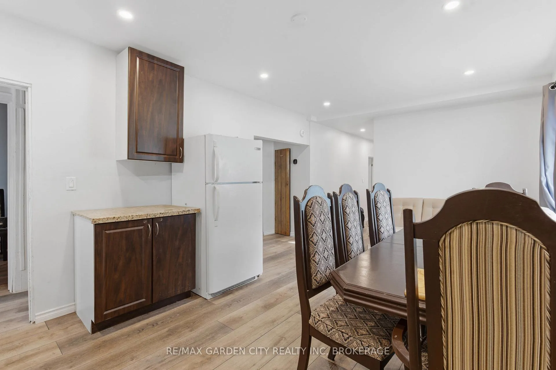 Photo 13 of Unit Upper, 25 Pelham Road, St. Catharines, Western Hill — HOMEH